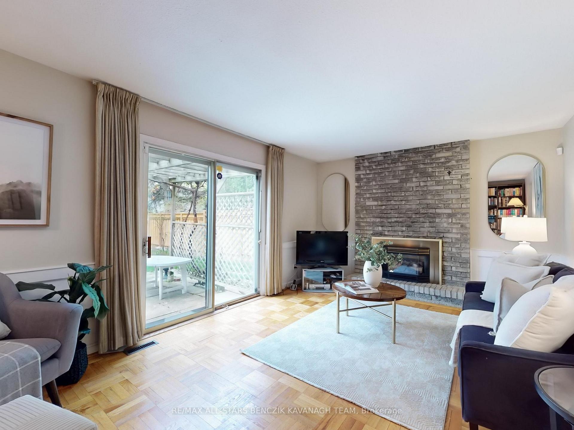 Photo 10 of 95 Ramona Boulevard, Markham, Markham Village — HOMEH