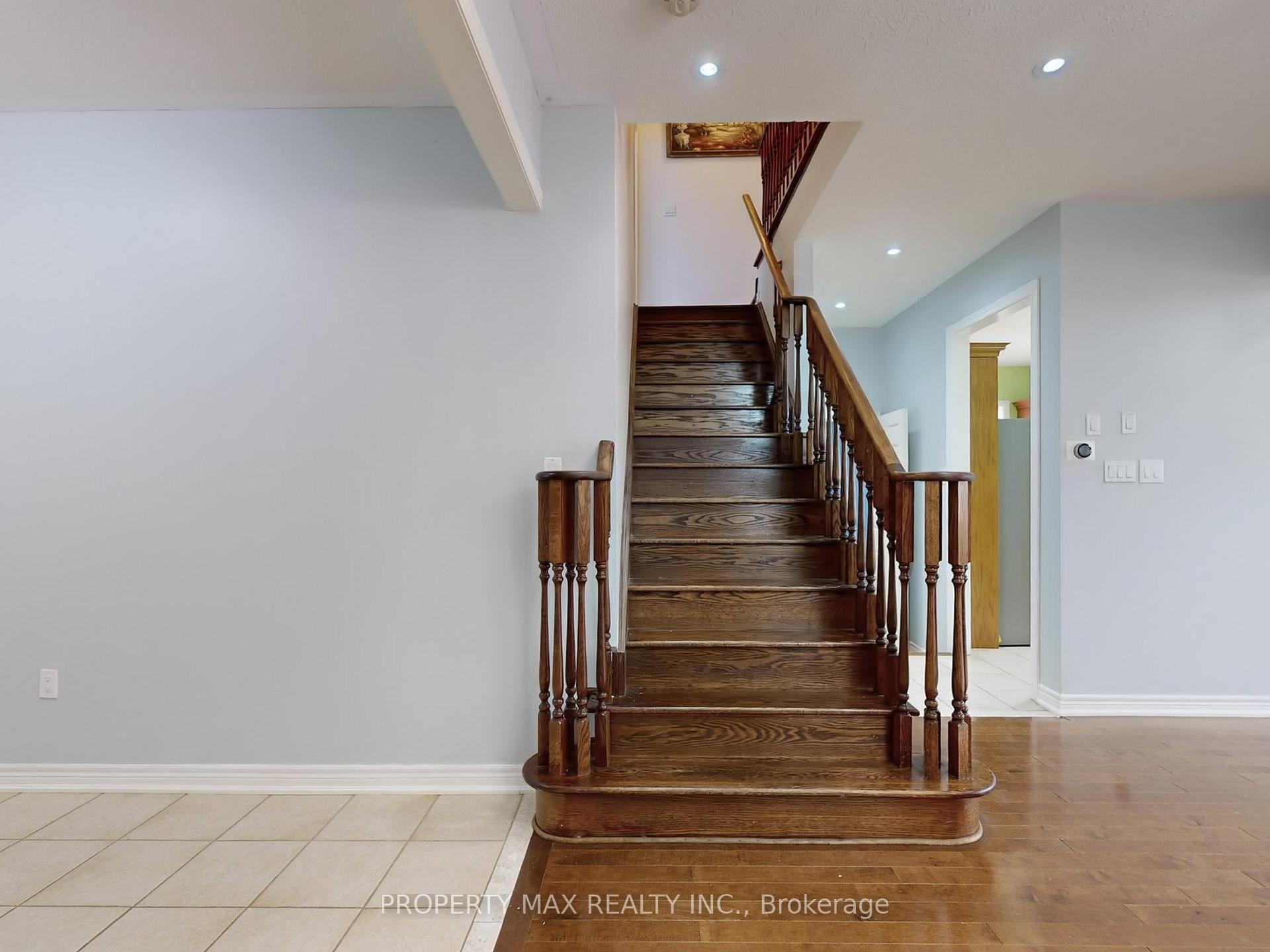 Photo 18 of 15 Berger Avenue, Markham, Box Grove — HOMEH