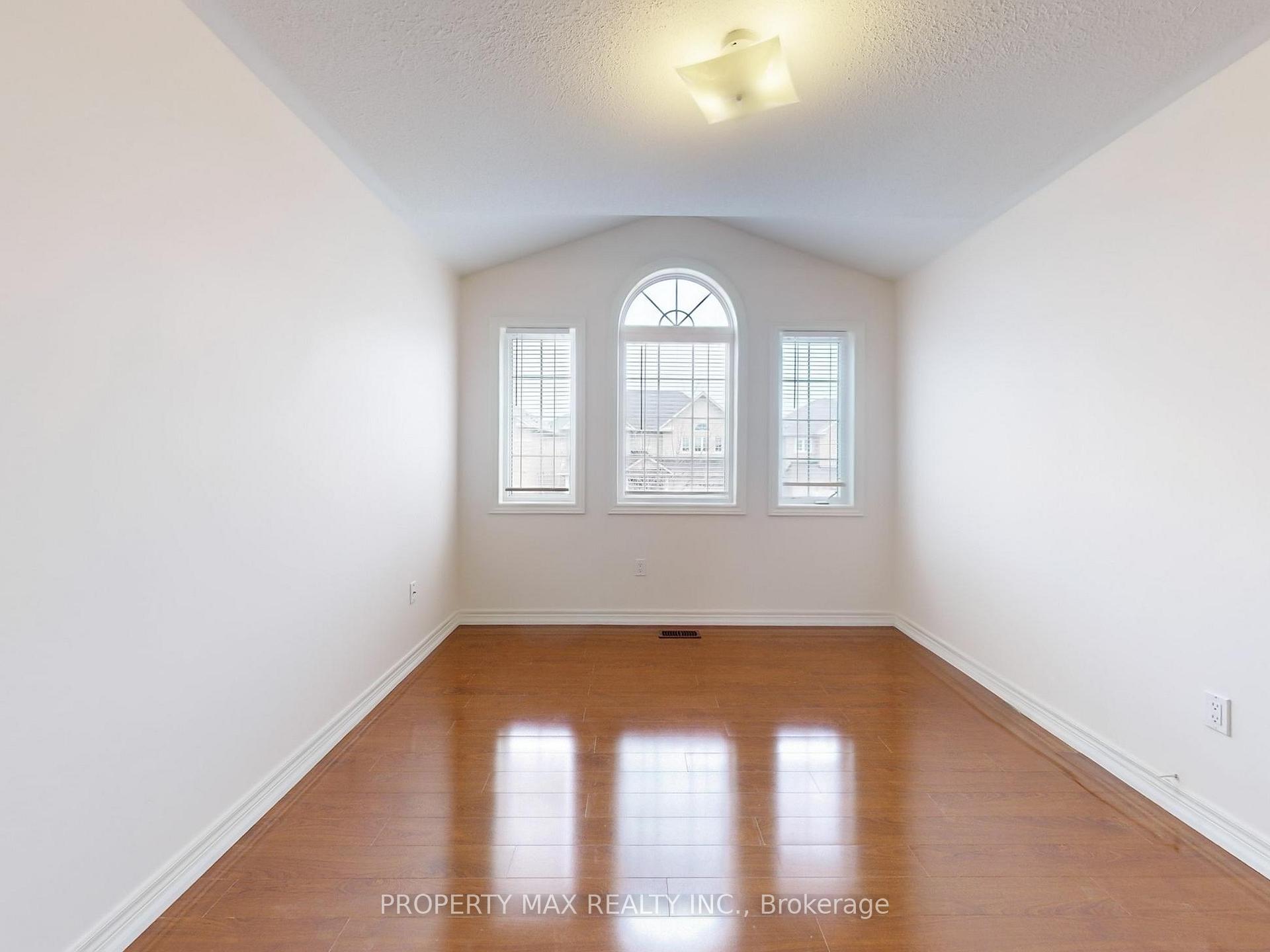 Photo 31 of 15 Berger Avenue, Markham, Box Grove — HOMEH
