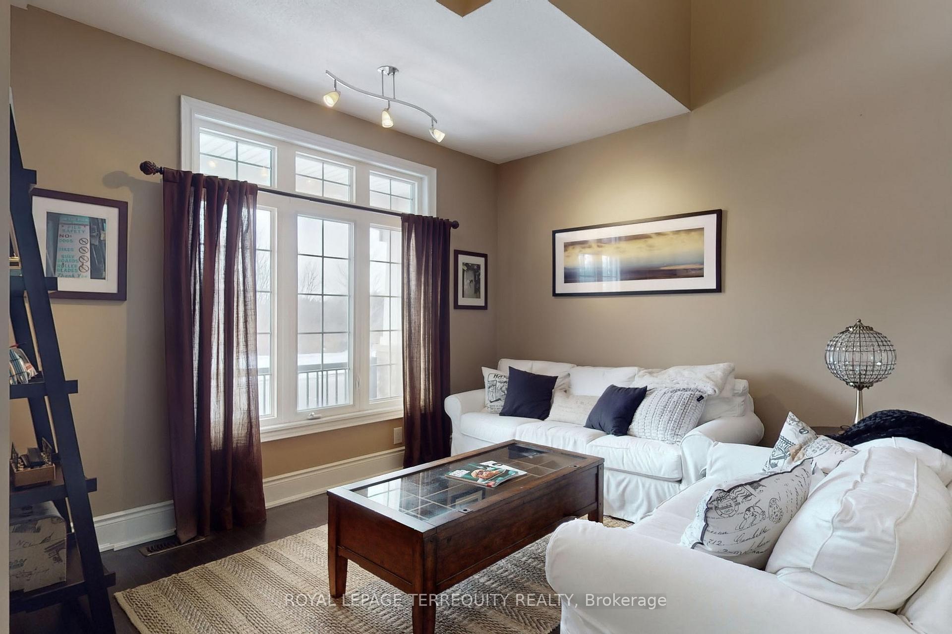 Photo 4 of 31 Yorkton Boulevard, Markham, Angus Glen — HOMEH