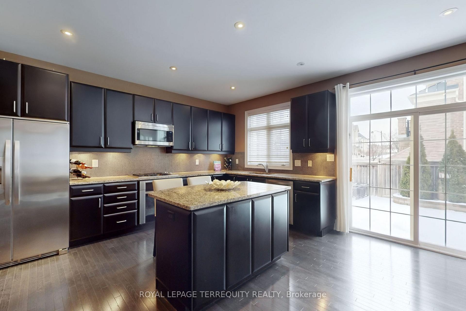 Photo 10 of 31 Yorkton Boulevard, Markham, Angus Glen — HOMEH