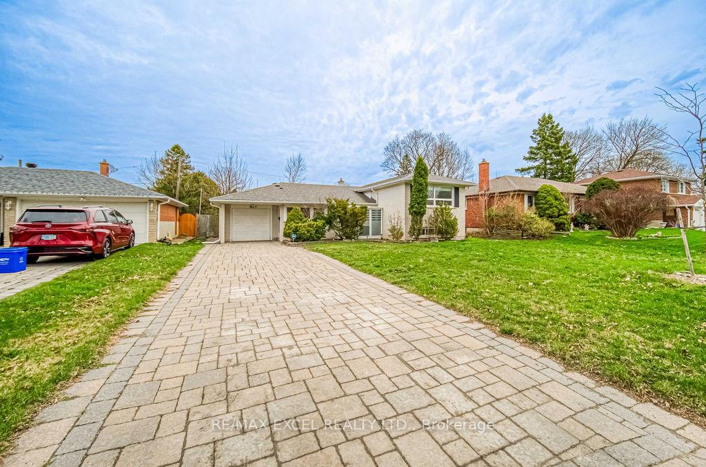 Photo 2 of 5 Lakevista Avenue, Markham, Bullock — HOMEH