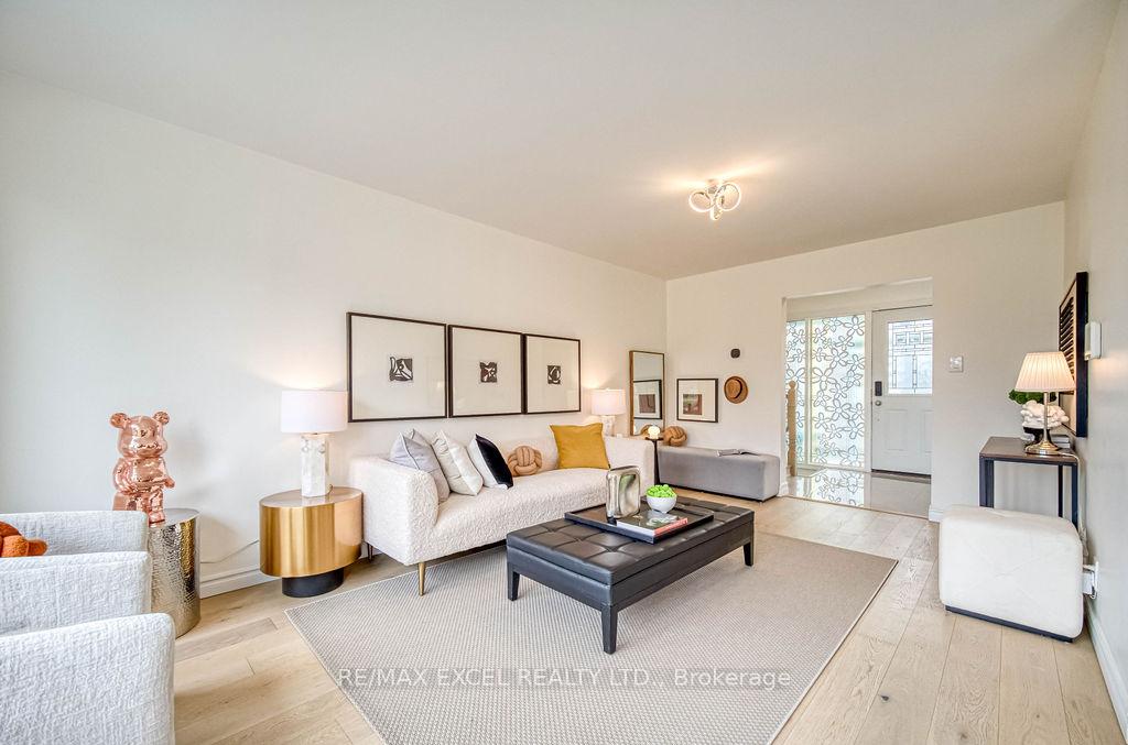 Photo 8 of 5 Lakevista Avenue, Markham, Bullock — HOMEH