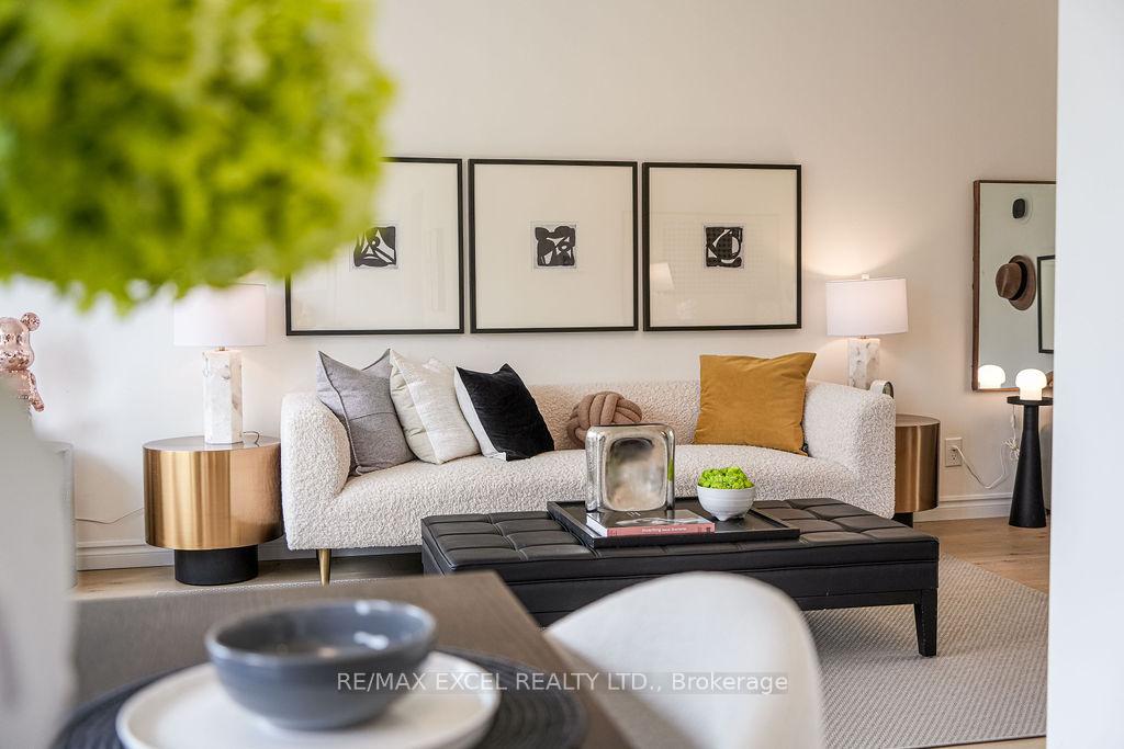 Photo 9 of 5 Lakevista Avenue, Markham, Bullock — HOMEH