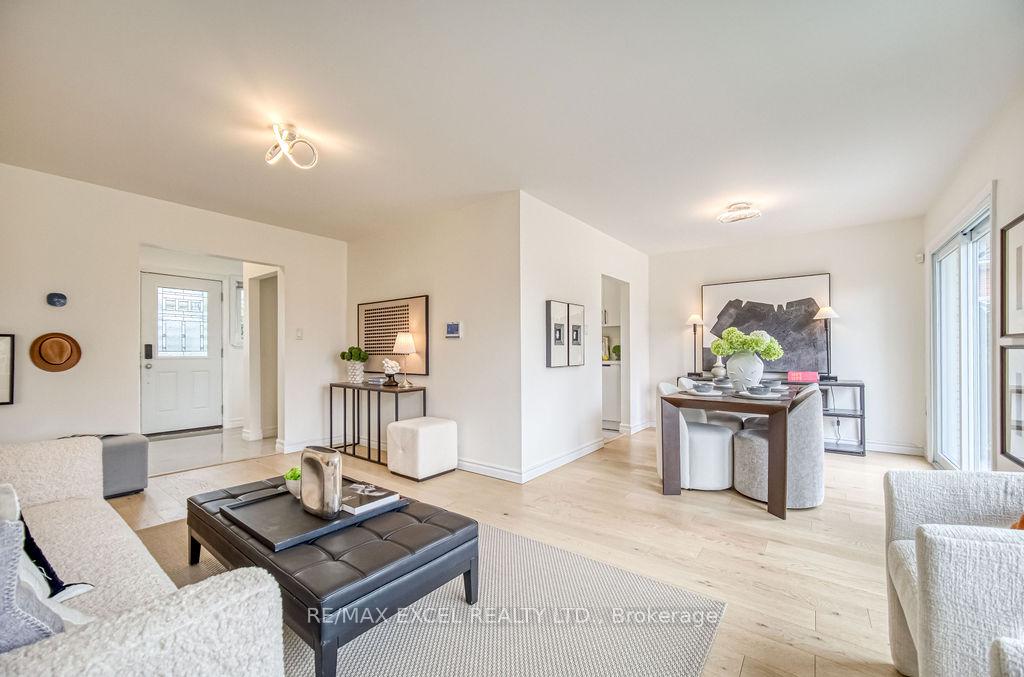 Photo 12 of 5 Lakevista Avenue, Markham, Bullock — HOMEH