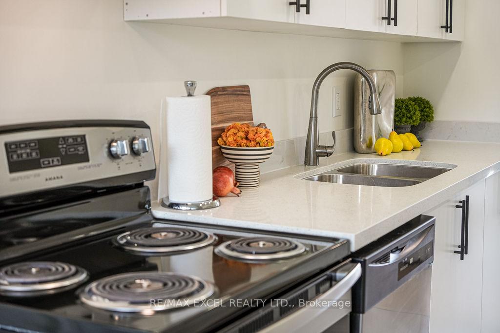 Photo 20 of 5 Lakevista Avenue, Markham, Bullock — HOMEH