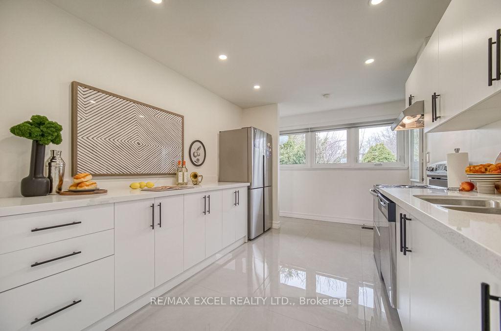 Photo 21 of 5 Lakevista Avenue, Markham, Bullock — HOMEH