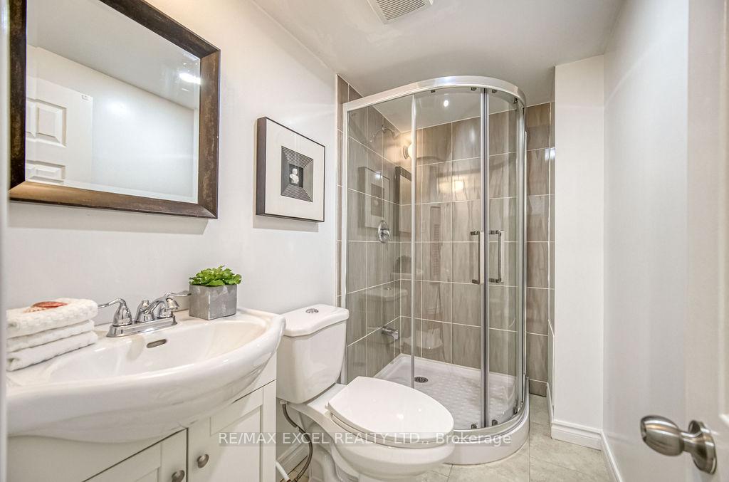 Photo 37 of 5 Lakevista Avenue, Markham, Bullock — HOMEH