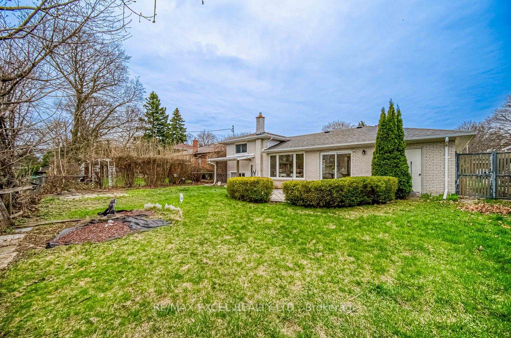 Photo 41 of 5 Lakevista Avenue, Markham, Bullock — HOMEH