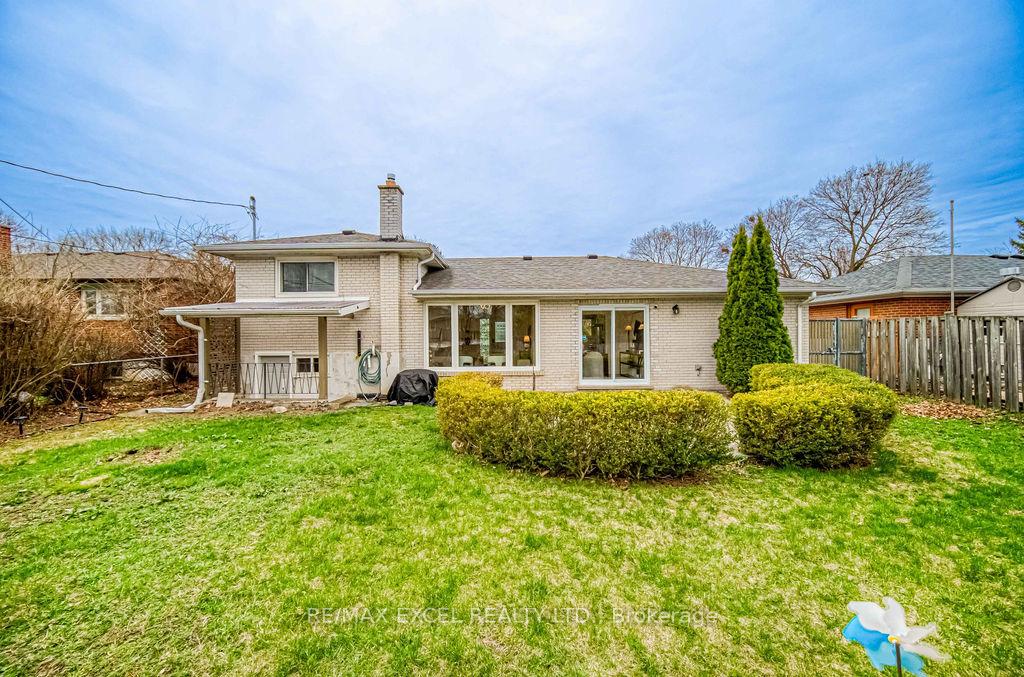 Photo 43 of 5 Lakevista Avenue, Markham, Bullock — HOMEH