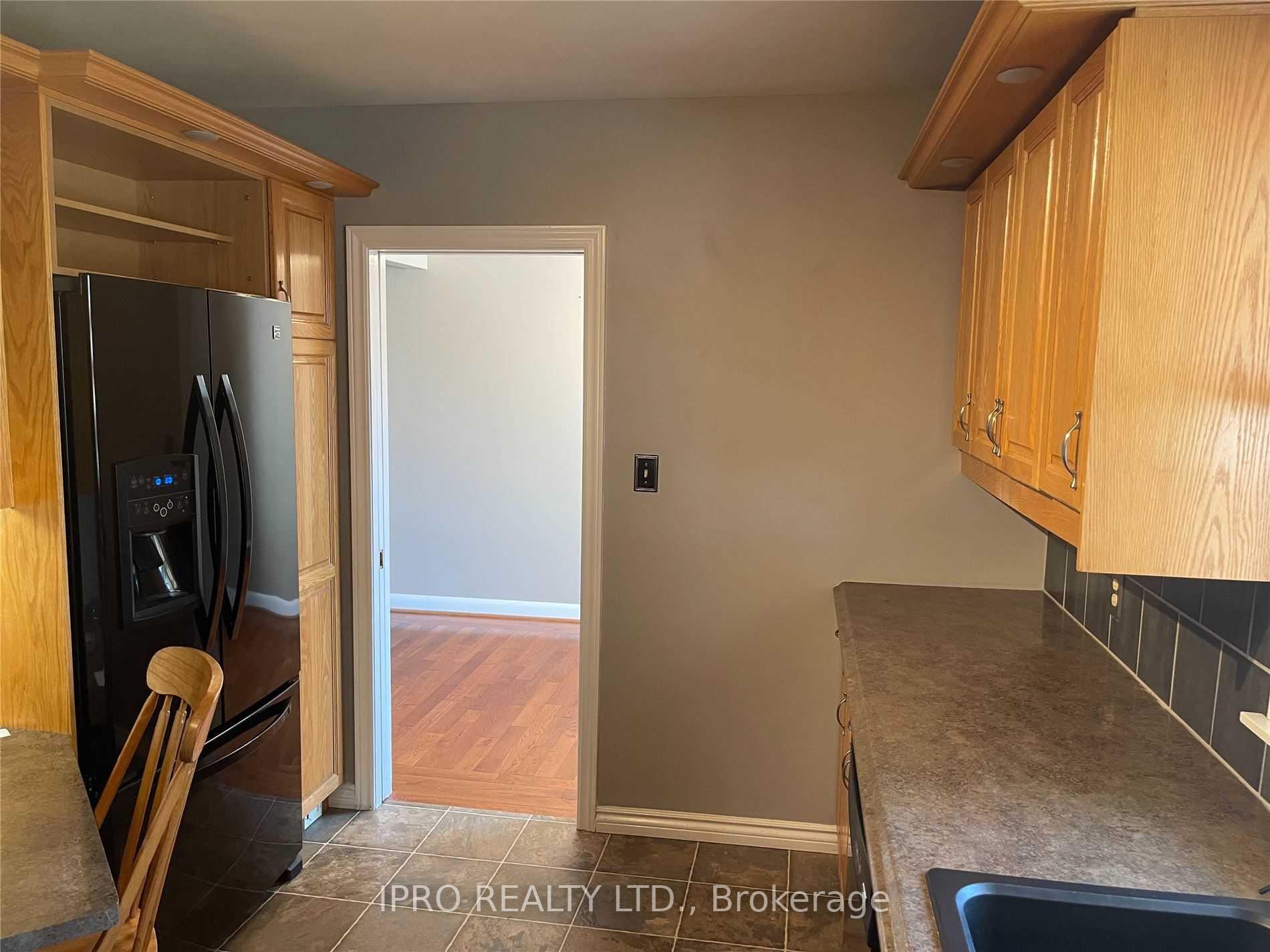 Photo 6 of 585 Garner Road W, Hamilton, Ancaster — HOMEH