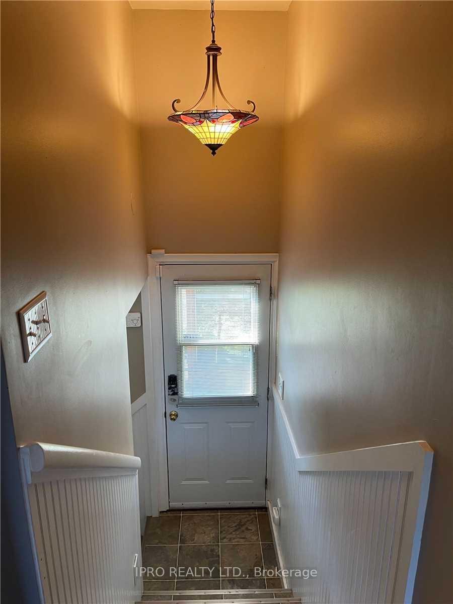 Photo 7 of 585 Garner Road W, Hamilton, Ancaster — HOMEH