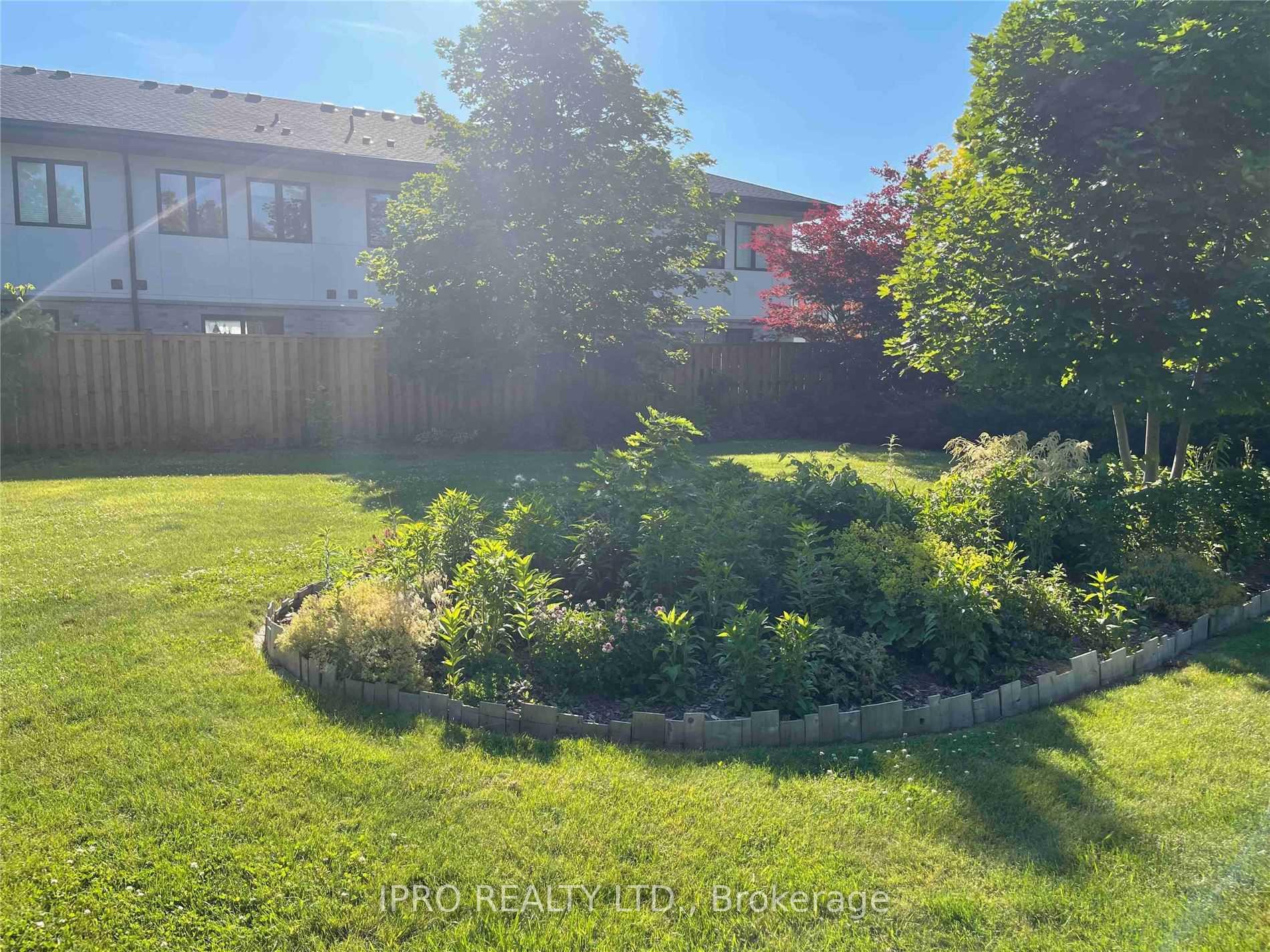 Photo 17 of 585 Garner Road W, Hamilton, Ancaster — HOMEH