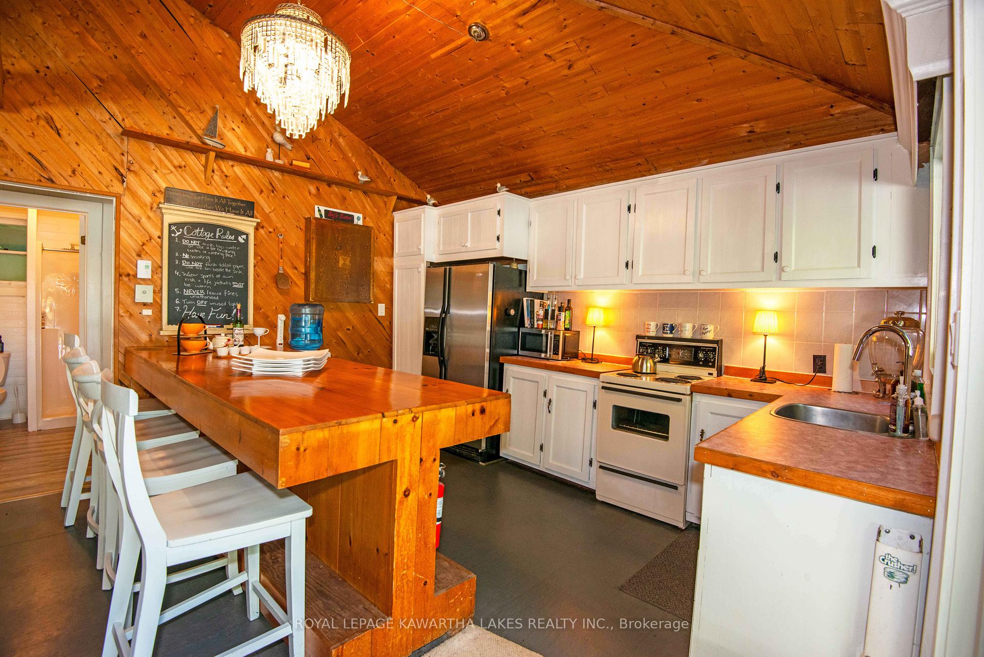 Photo 8 of 34 Deweys Island, Kawartha Lakes, Fenelon Falls — HOMEH