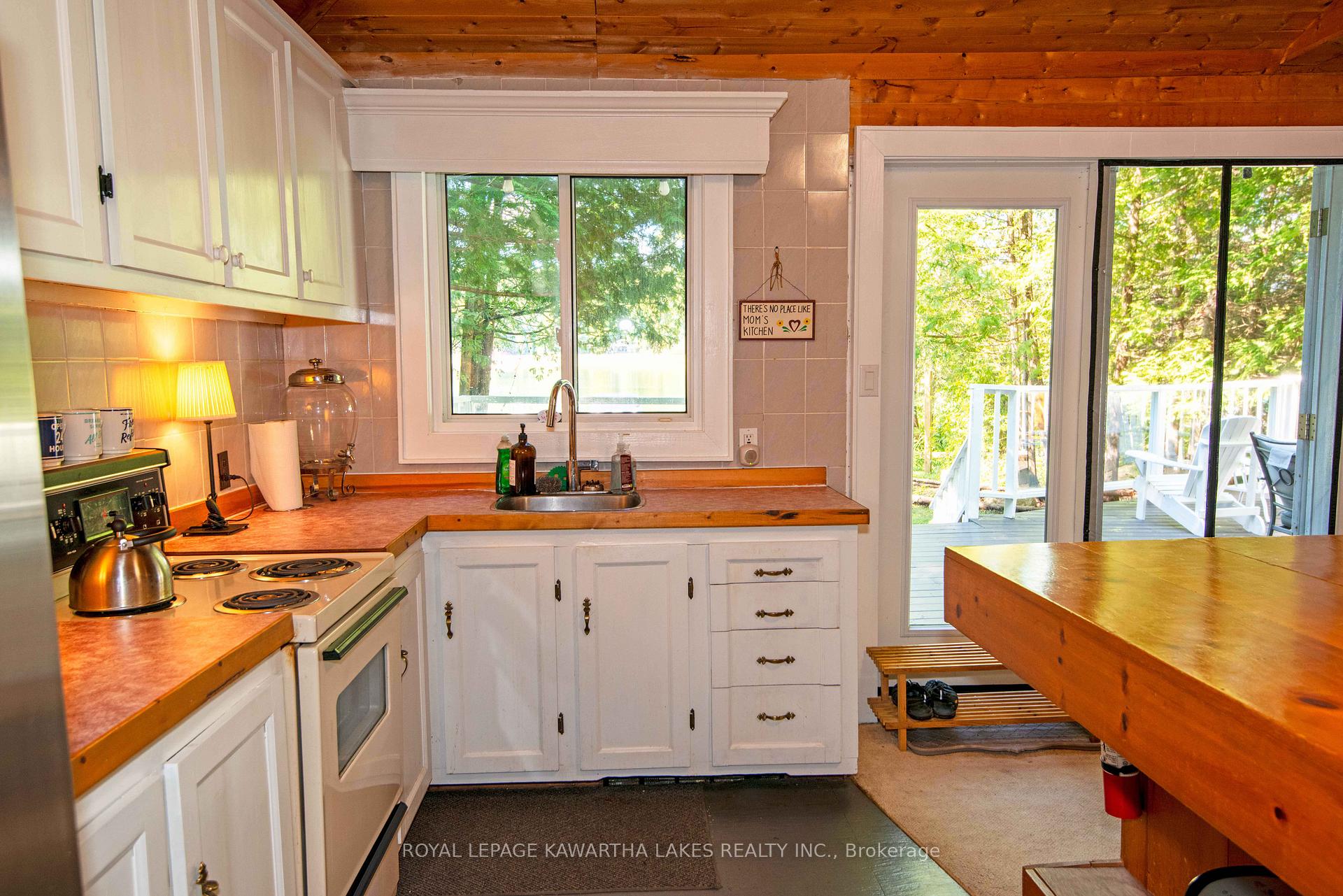 Photo 10 of 34 Deweys Island, Kawartha Lakes, Fenelon Falls — HOMEH