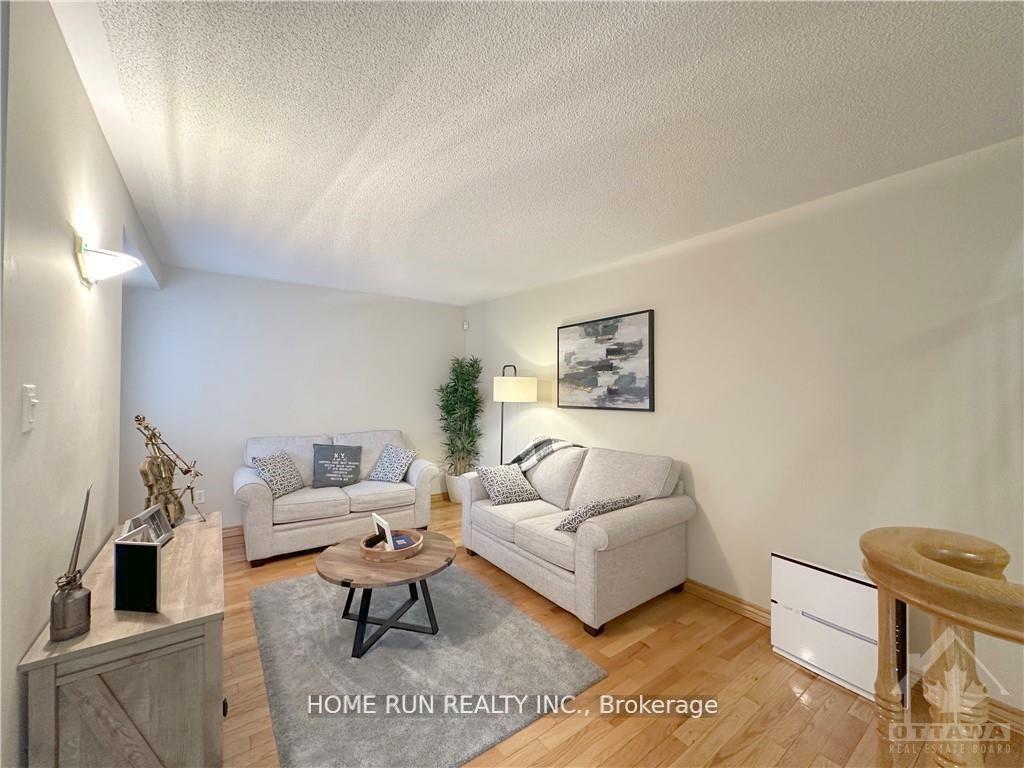 Photo 4 of 67 Beacon Way, Ottawa, Kanata - Morgan's Grant/South March — HOMEH