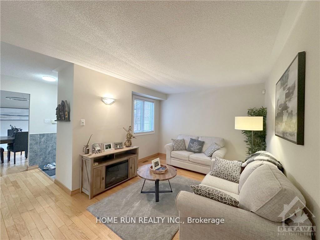 Photo 5 of 67 Beacon Way, Ottawa, Kanata - Morgan's Grant/South March — HOMEH