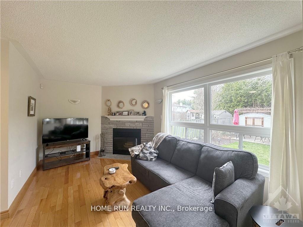 Photo 8 of 67 Beacon Way, Ottawa, Kanata - Morgan's Grant/South March — HOMEH