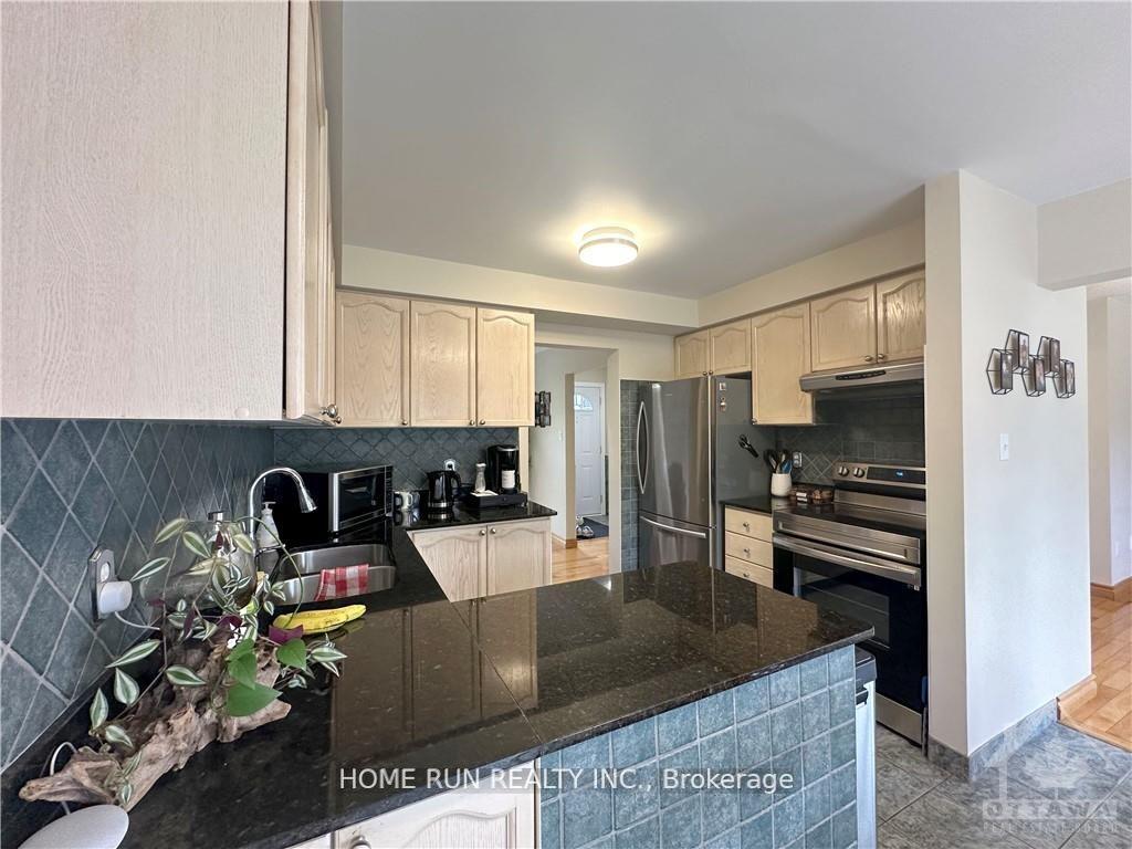 Photo 11 of 67 Beacon Way, Ottawa, Kanata - Morgan's Grant/South March — HOMEH