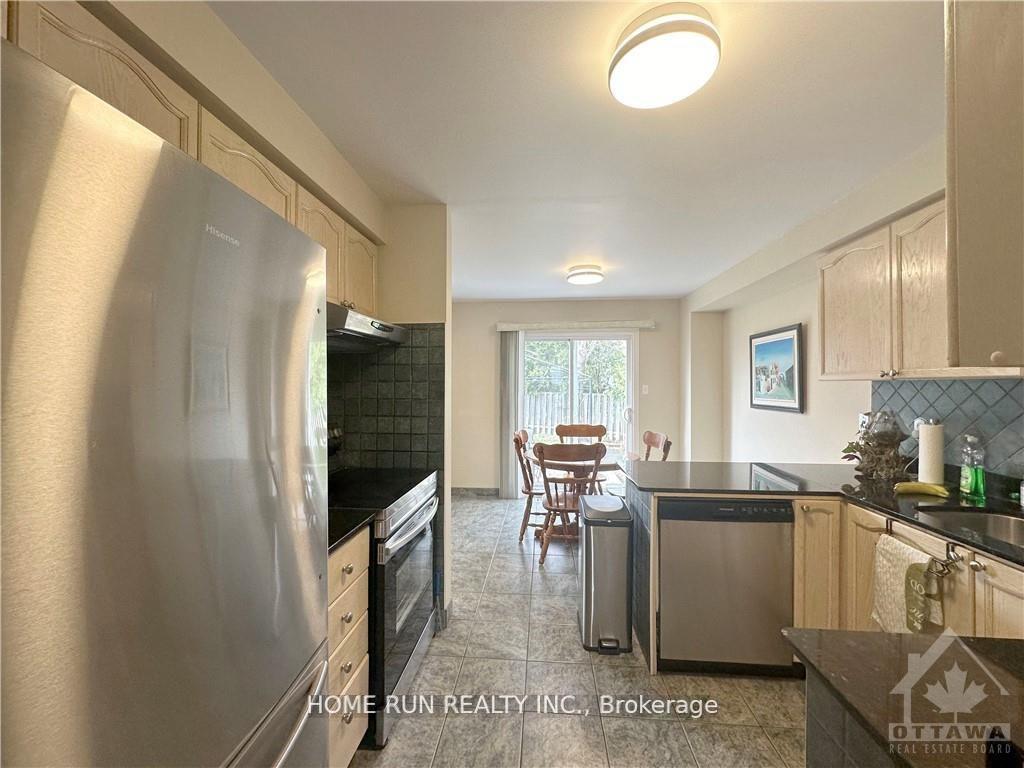 Photo 12 of 67 Beacon Way, Ottawa, Kanata - Morgan's Grant/South March — HOMEH