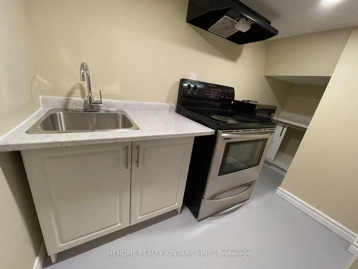 Photo 3 of BSTM 15 Magnotta Road, Markham, Cachet — HOMEH