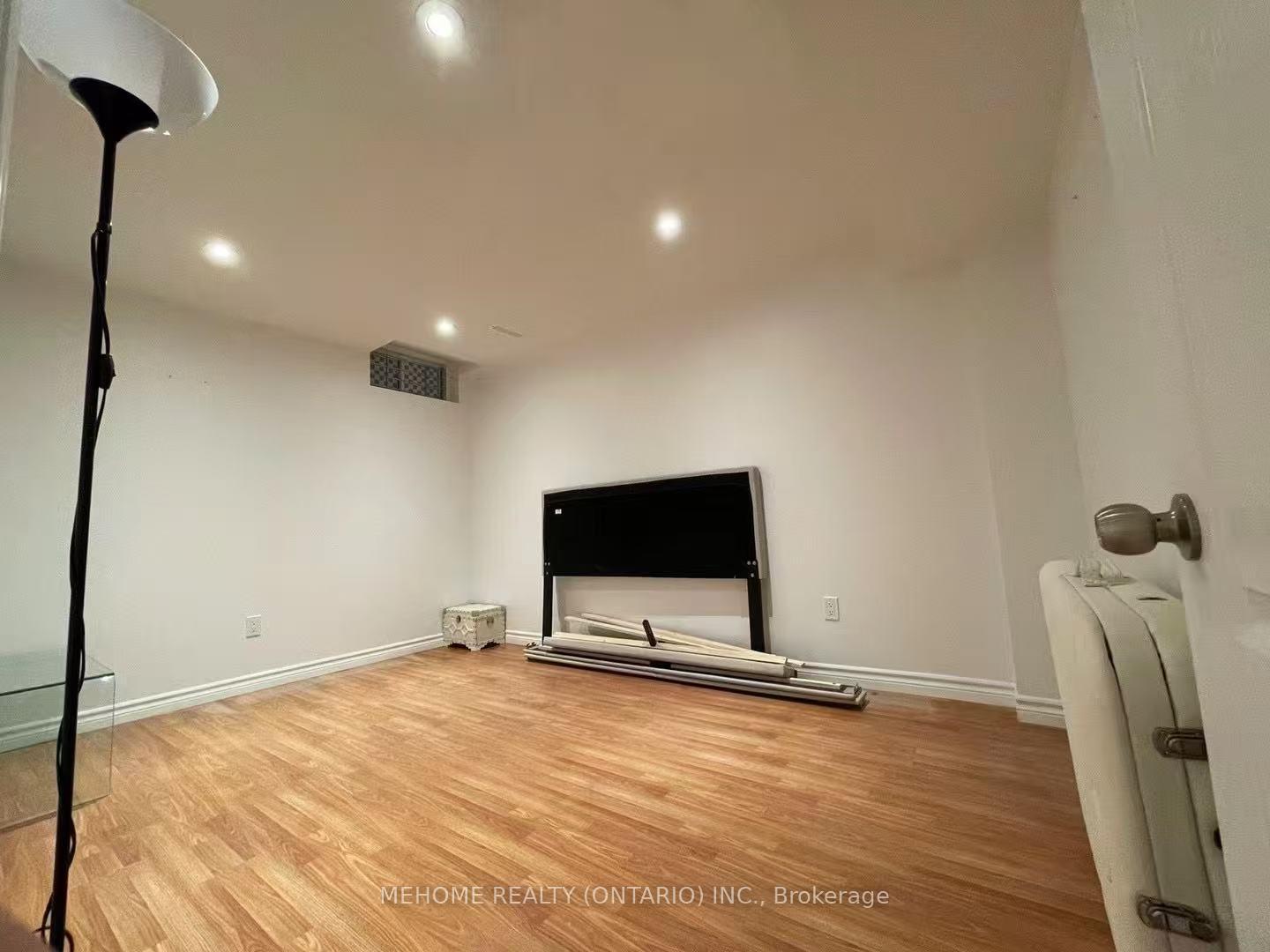 Photo 5 of BSTM 15 Magnotta Road, Markham, Cachet — HOMEH