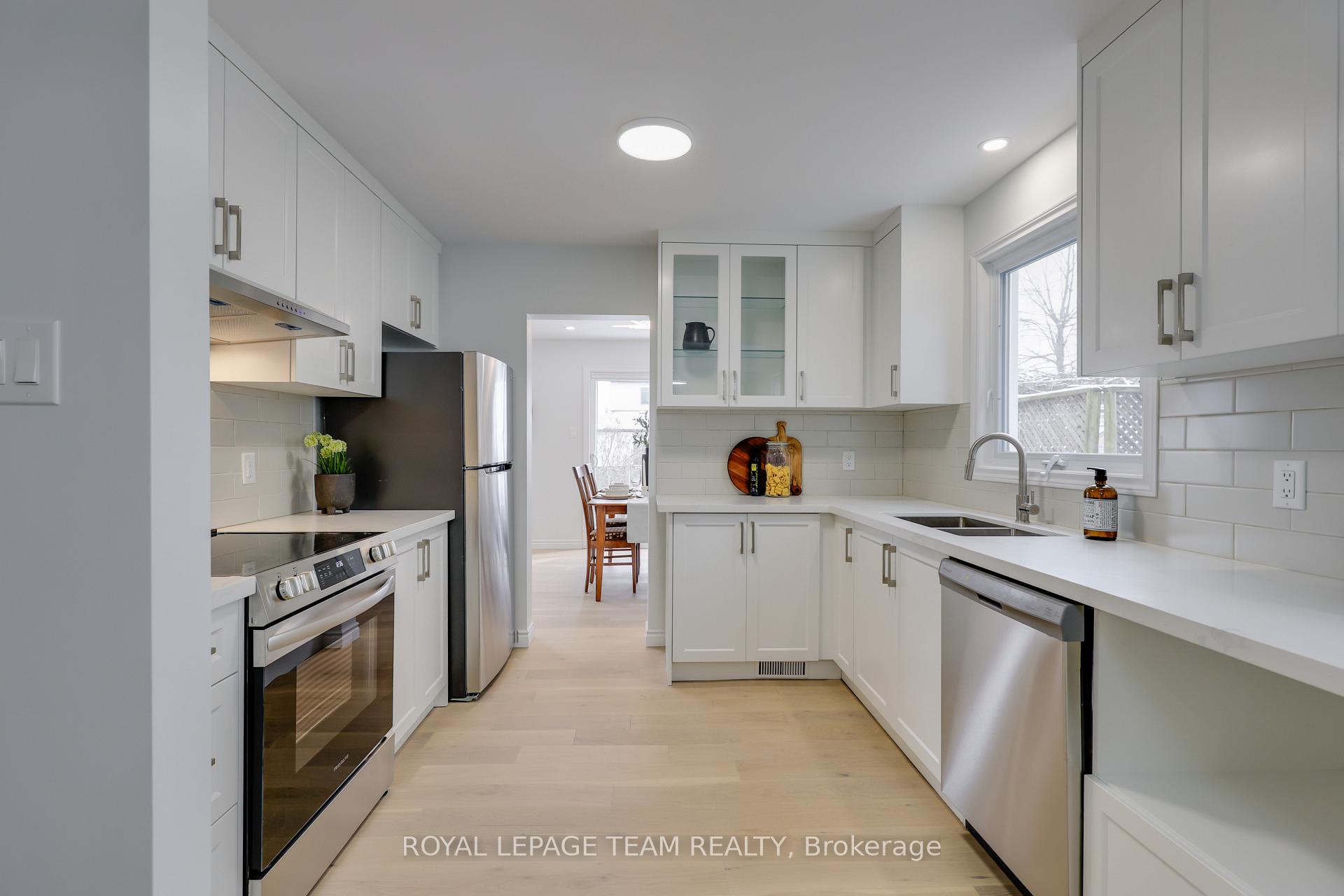 Photo 11 of 38 Acklam Terrace, Ottawa, Kanata - Morgan's Grant/South March — HOMEH