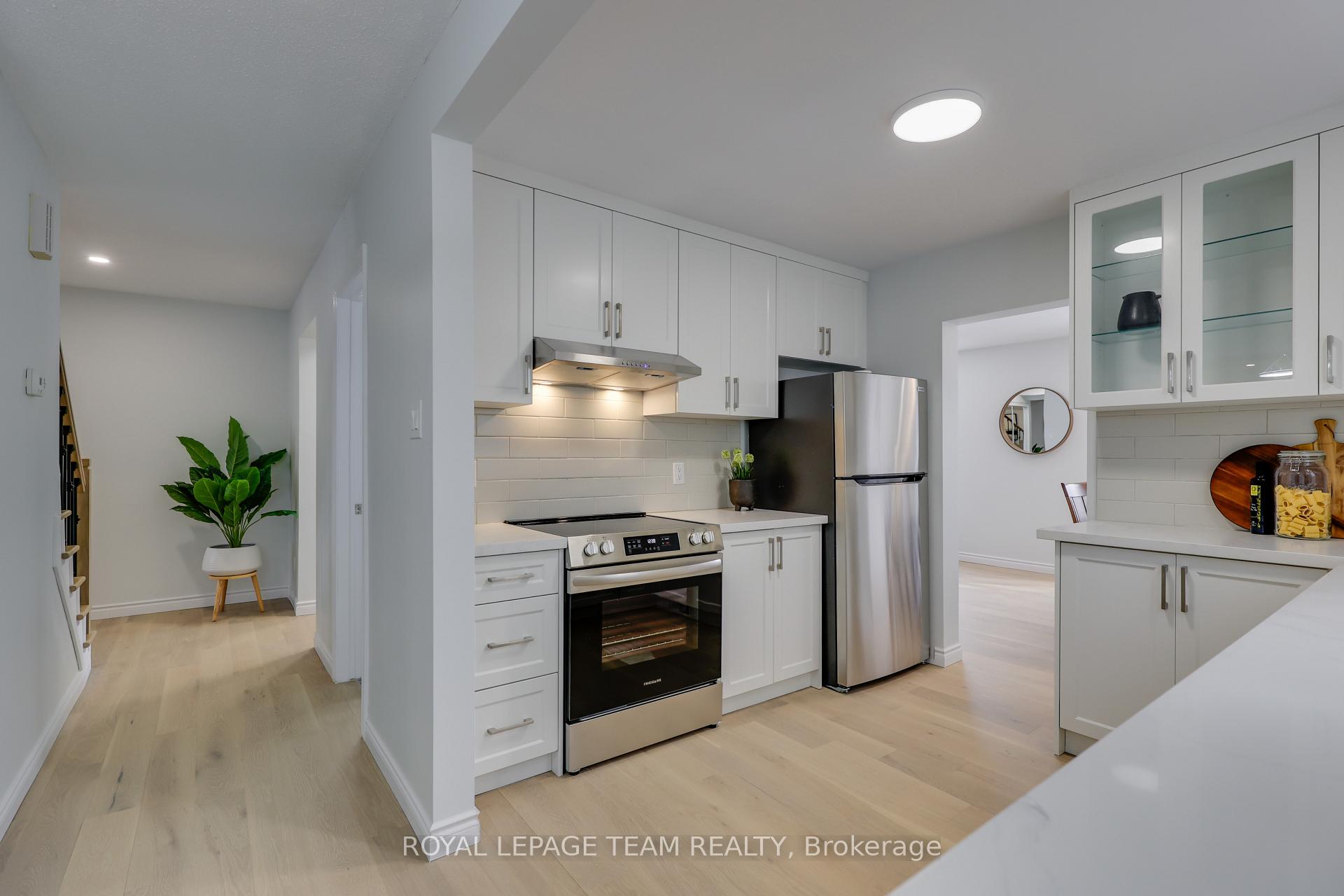 Photo 13 of 38 Acklam Terrace, Ottawa, Kanata - Morgan's Grant/South March — HOMEH