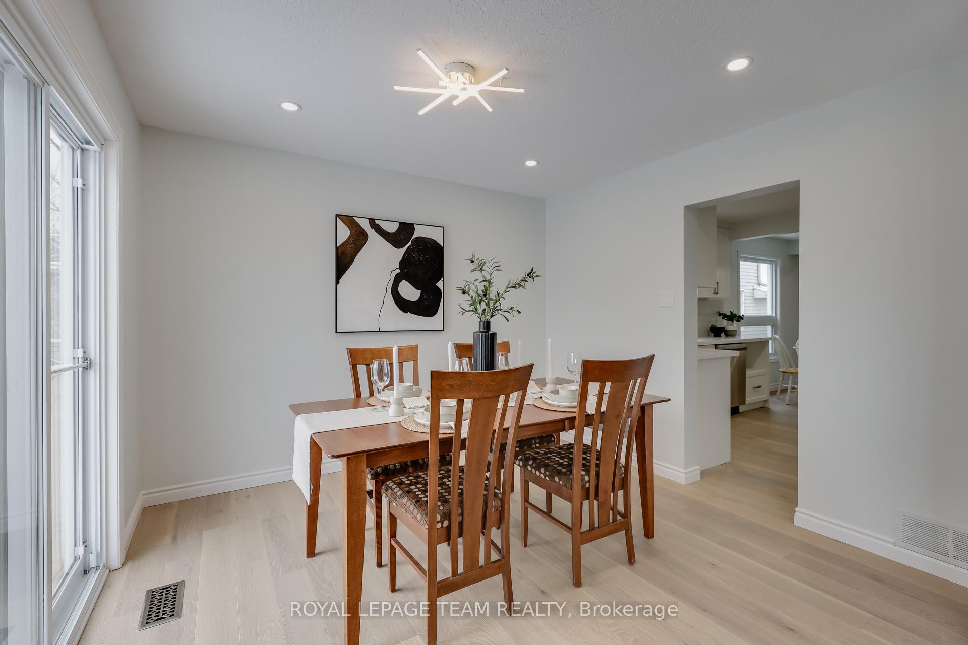 Photo 18 of 38 Acklam Terrace, Ottawa, Kanata - Morgan's Grant/South March — HOMEH