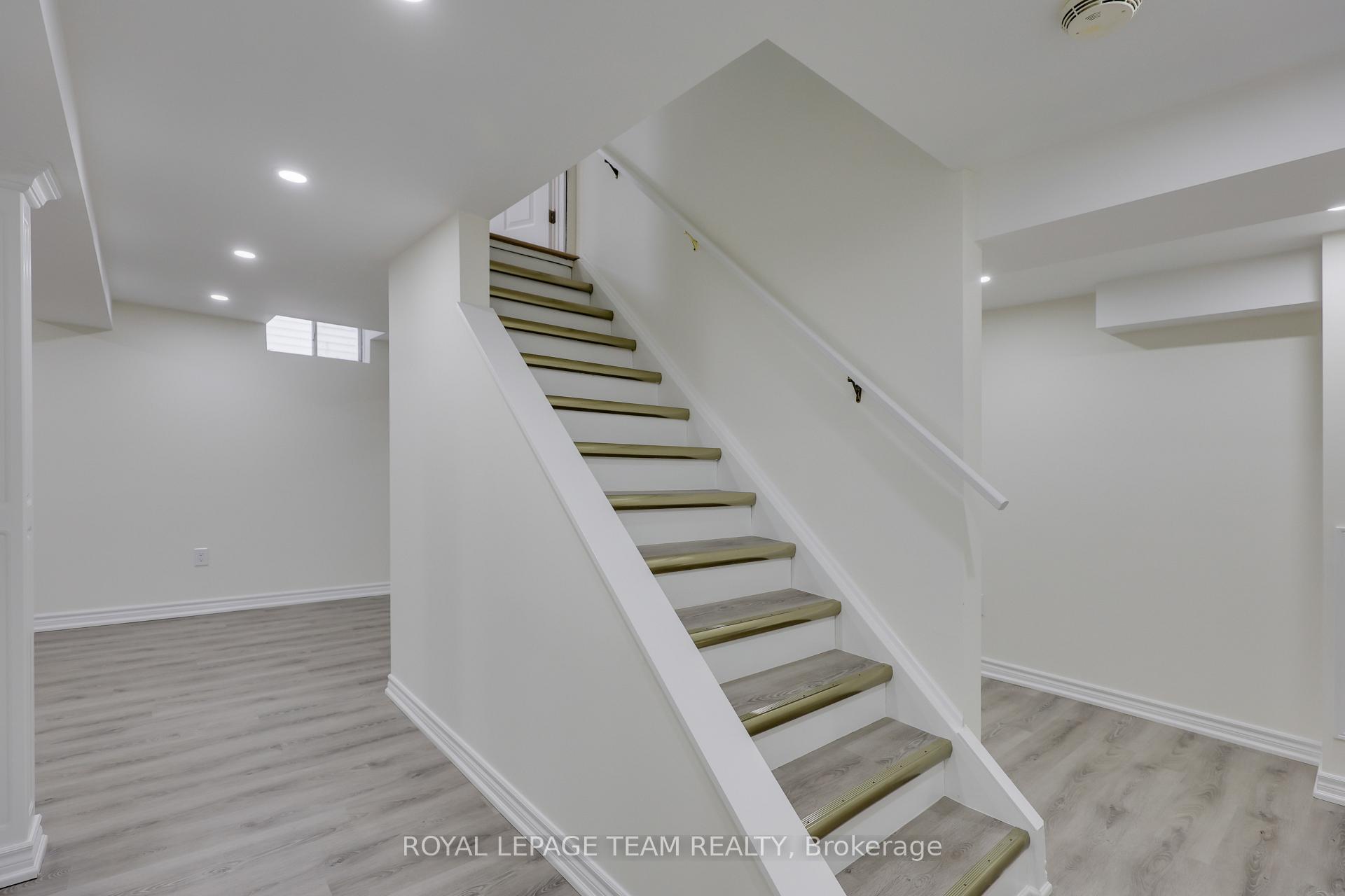 Photo 33 of 38 Acklam Terrace, Ottawa, Kanata - Morgan's Grant/South March — HOMEH