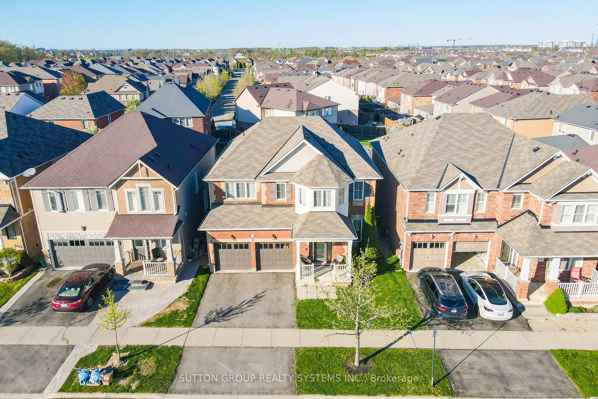 Photo 2 of 925 Dice Way, Milton, Willmott — HOMEH