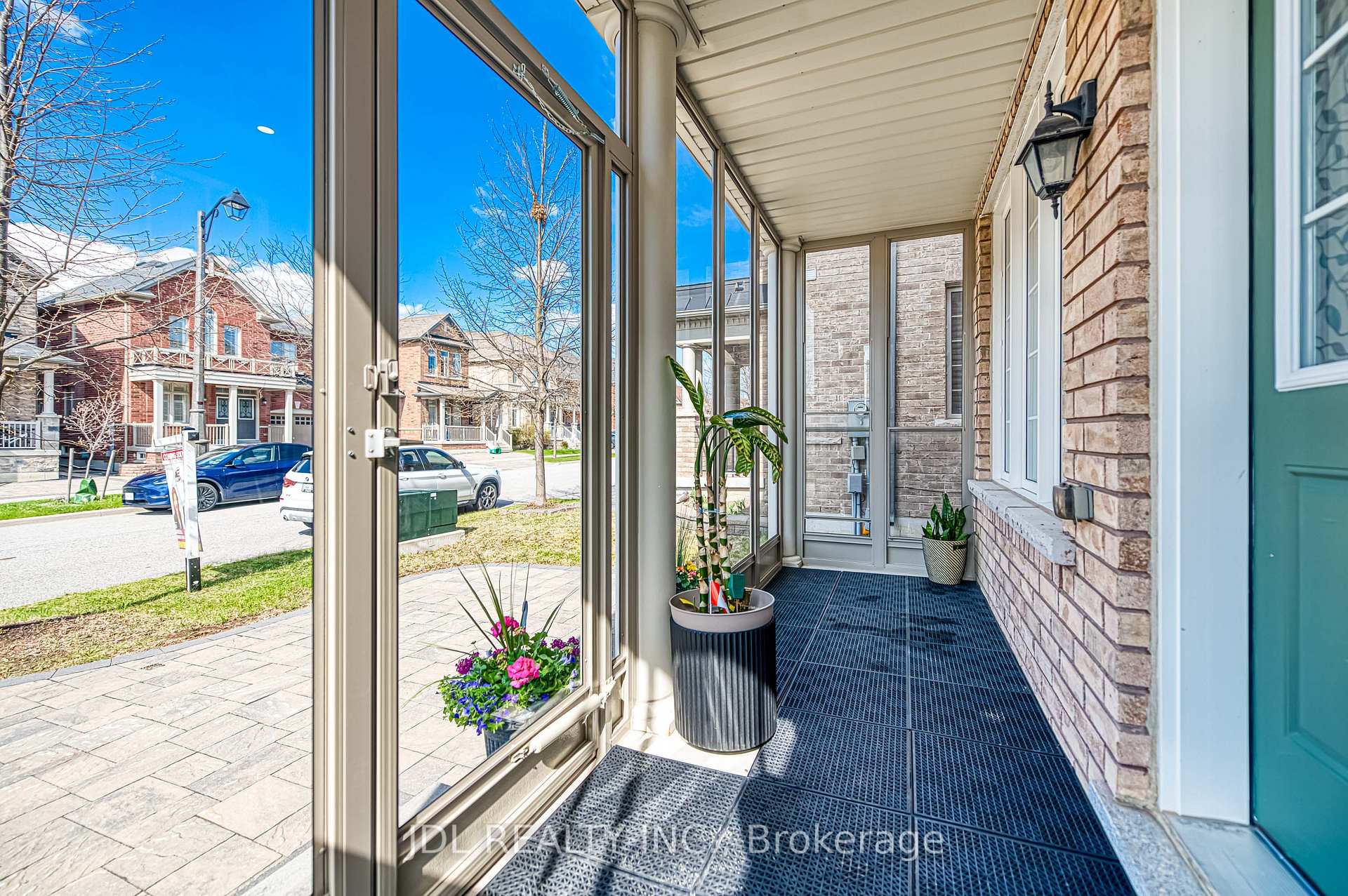 Photo 2 of 45 Foshan Avenue, Markham, Berczy — HOMEH
