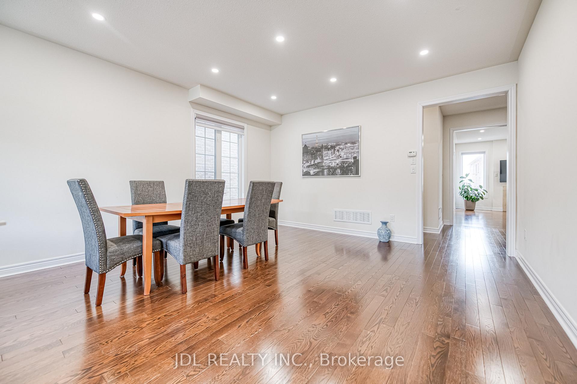 Photo 4 of 45 Foshan Avenue, Markham, Berczy — HOMEH