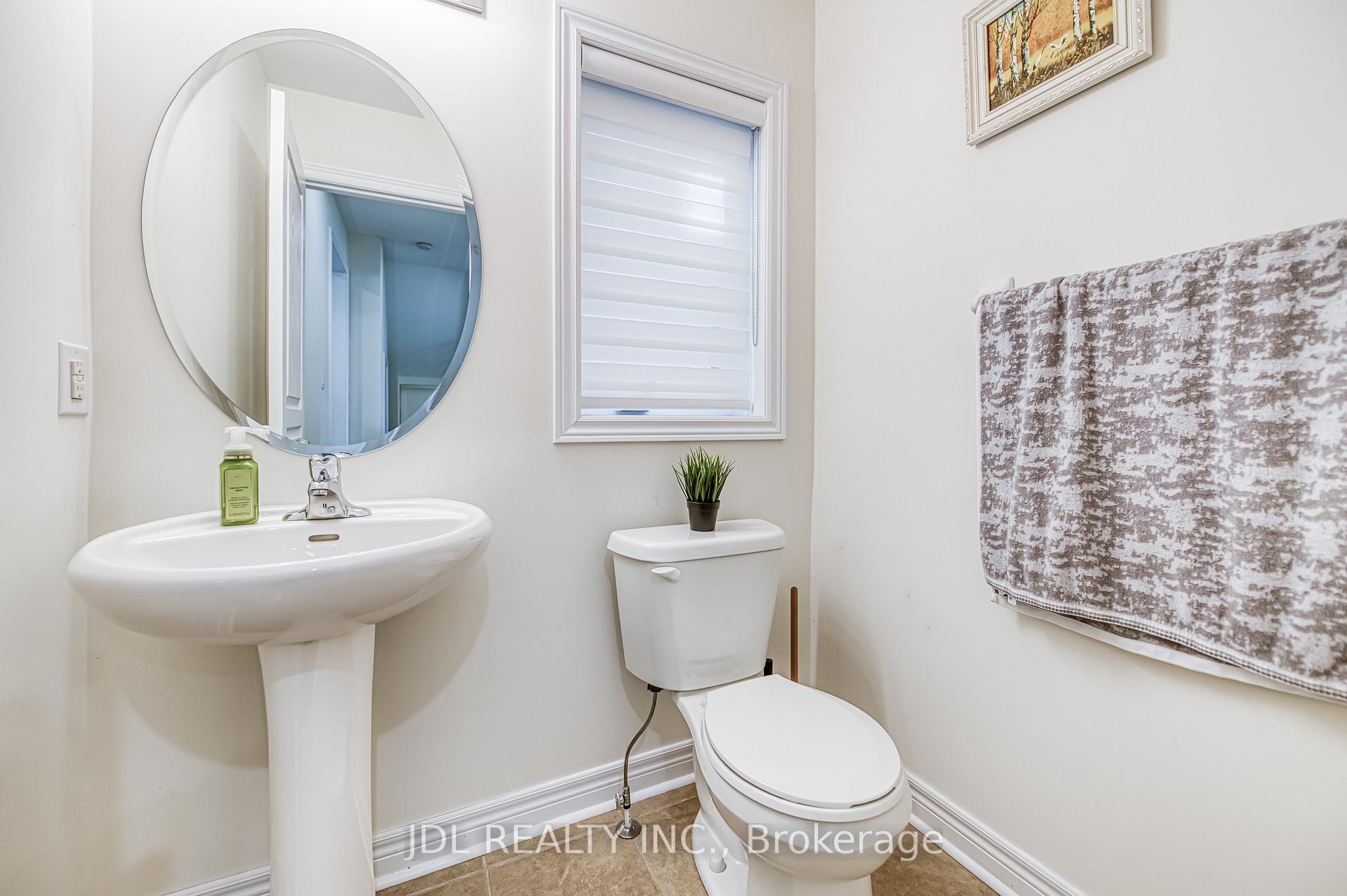 Photo 14 of 45 Foshan Avenue, Markham, Berczy — HOMEH