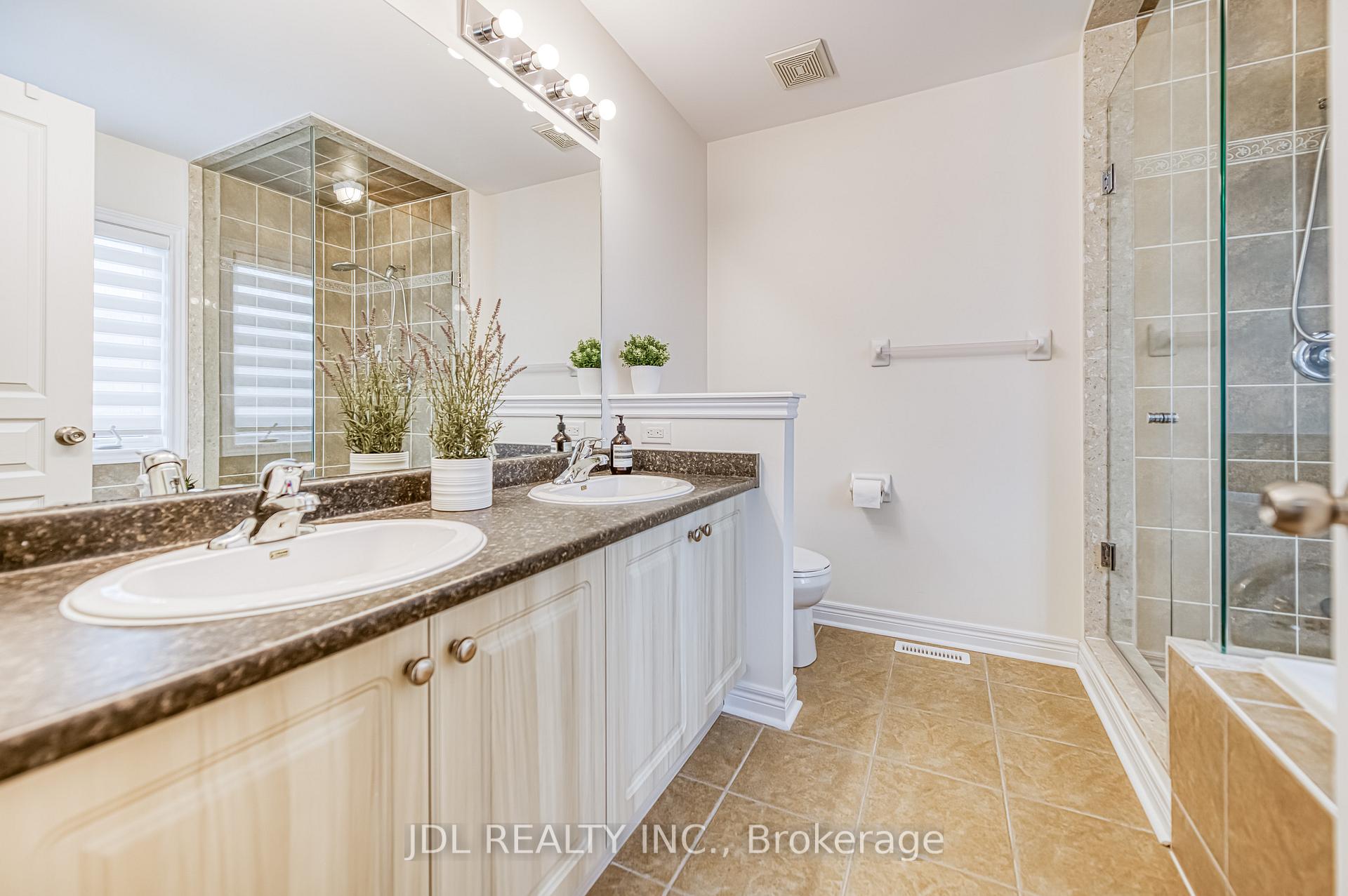 Photo 18 of 45 Foshan Avenue, Markham, Berczy — HOMEH