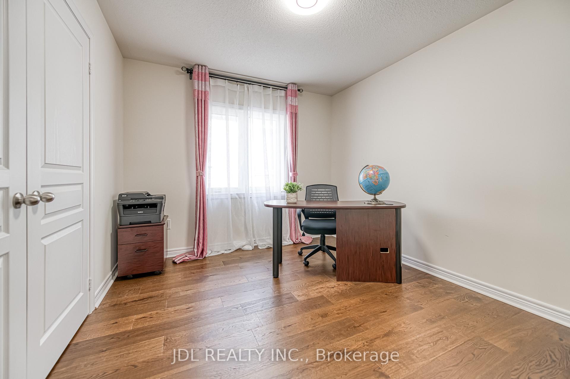 Photo 20 of 45 Foshan Avenue, Markham, Berczy — HOMEH