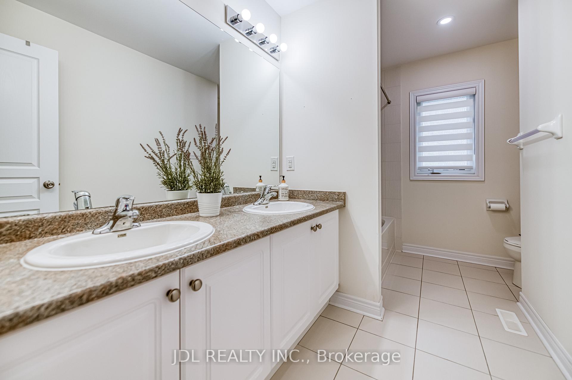 Photo 22 of 45 Foshan Avenue, Markham, Berczy — HOMEH
