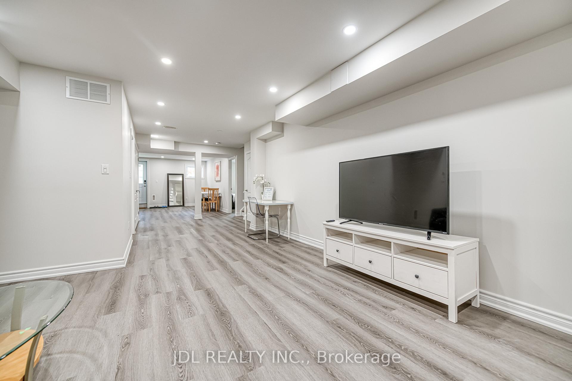 Photo 26 of 45 Foshan Avenue, Markham, Berczy — HOMEH