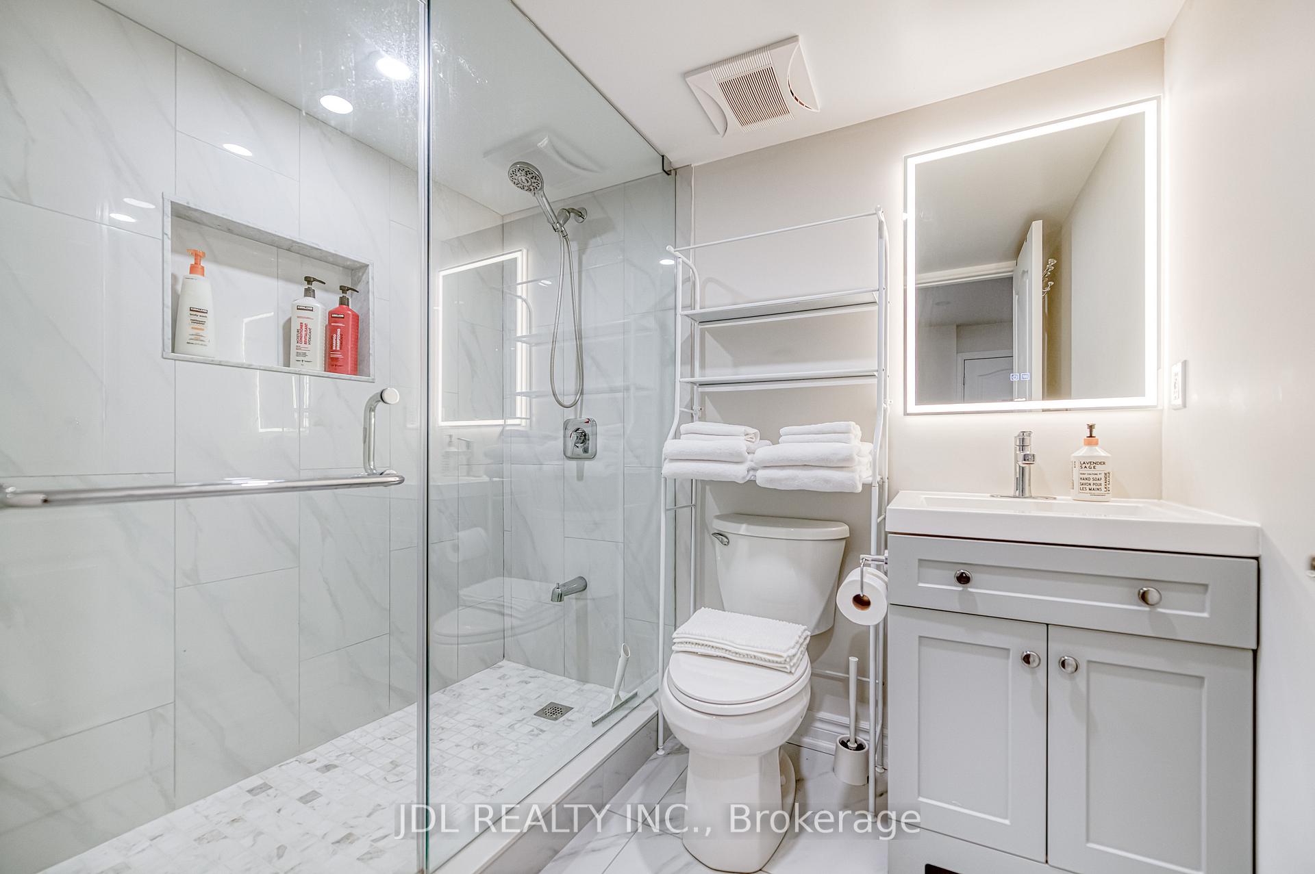 Photo 29 of 45 Foshan Avenue, Markham, Berczy — HOMEH