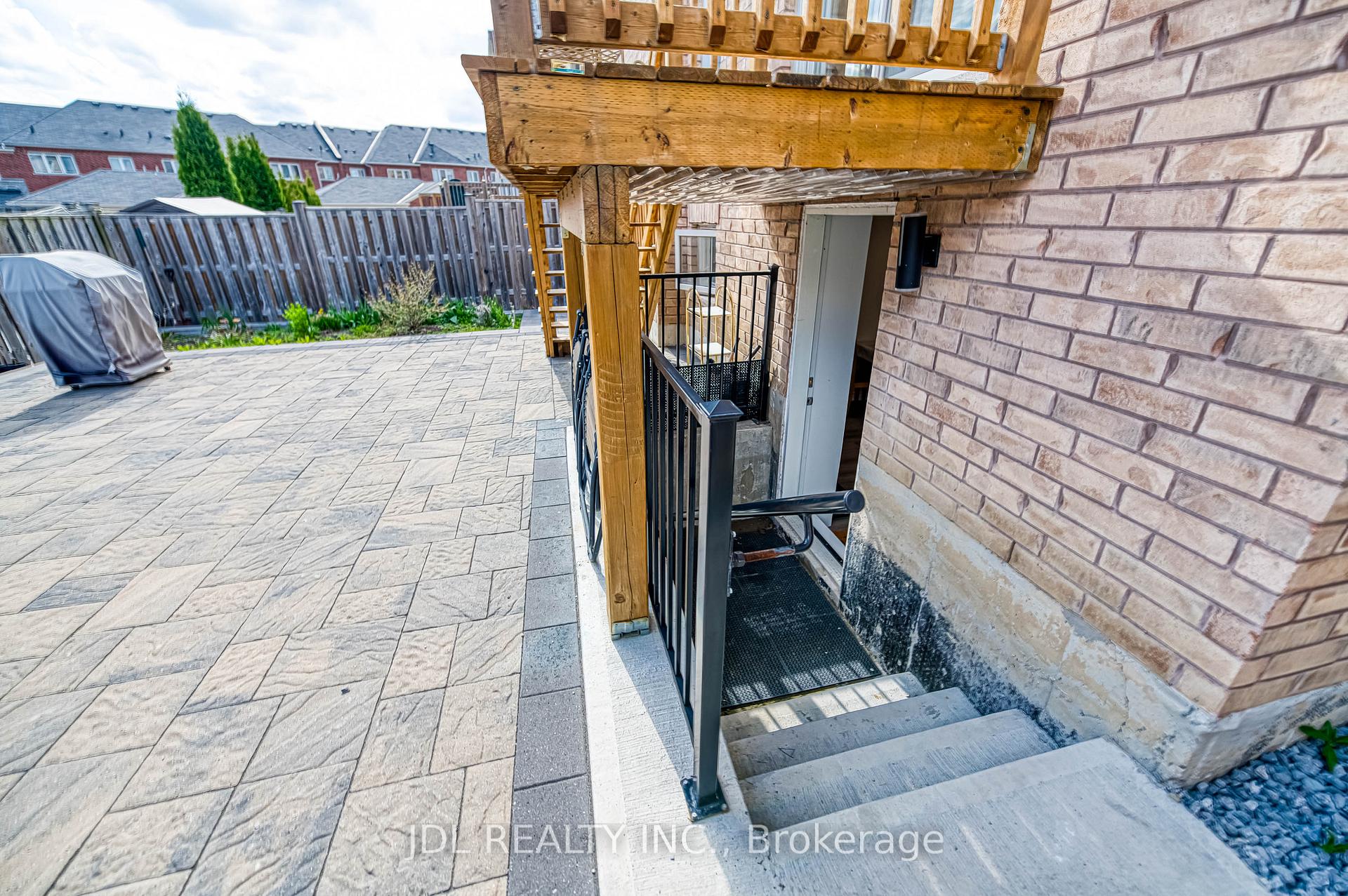 Photo 32 of 45 Foshan Avenue, Markham, Berczy — HOMEH