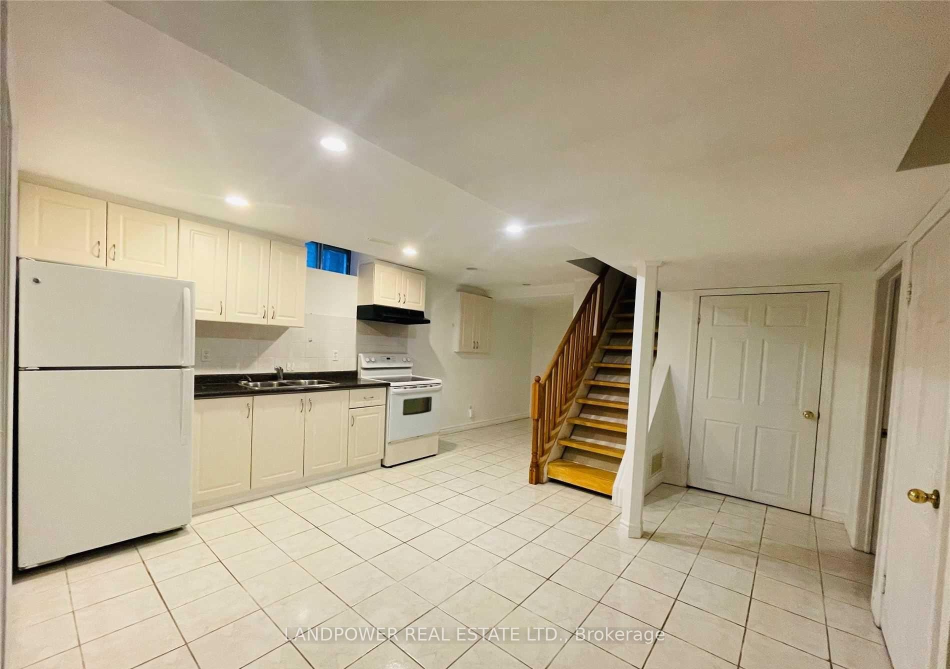 Photo 3 of Unit Bsmt, 31 Carey Crescent, Markham, Milliken Mills West — HOMEH