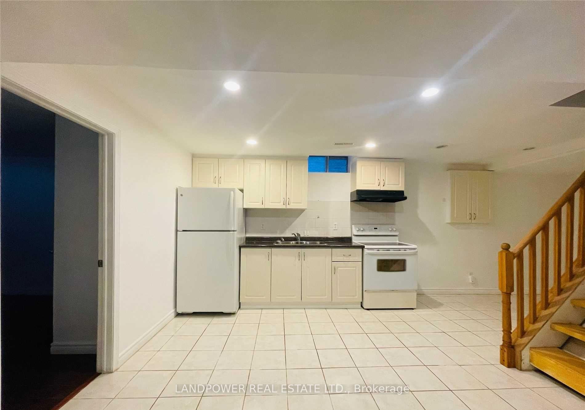 Photo 4 of Unit Bsmt, 31 Carey Crescent, Markham, Milliken Mills West — HOMEH