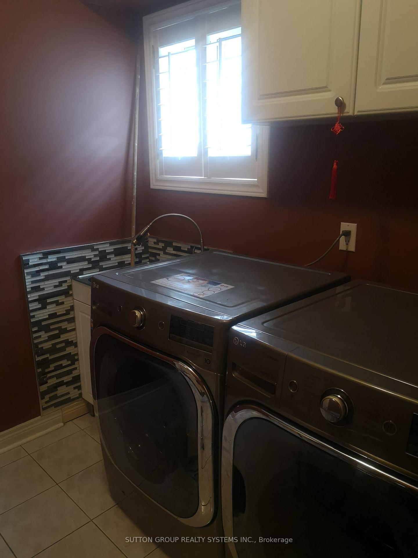 Photo 6 of 17 Boxwood Crescent, Markham, Rouge Fairways — HOMEH
