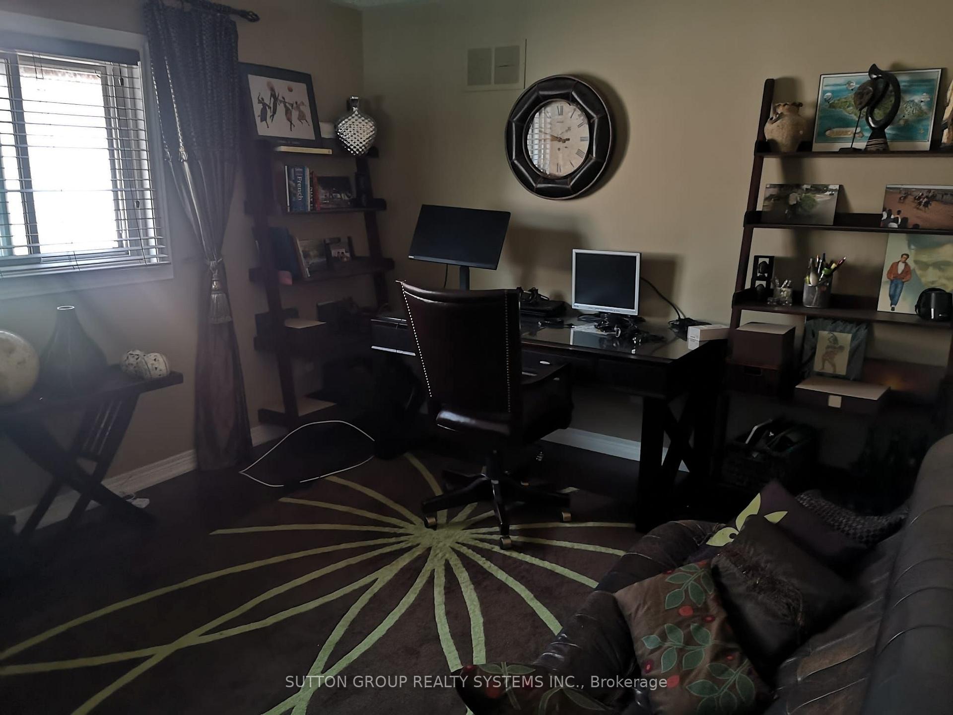 Photo 7 of 17 Boxwood Crescent, Markham, Rouge Fairways — HOMEH