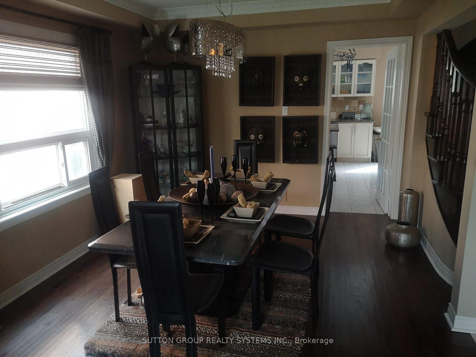 Photo 9 of 17 Boxwood Crescent, Markham, Rouge Fairways — HOMEH