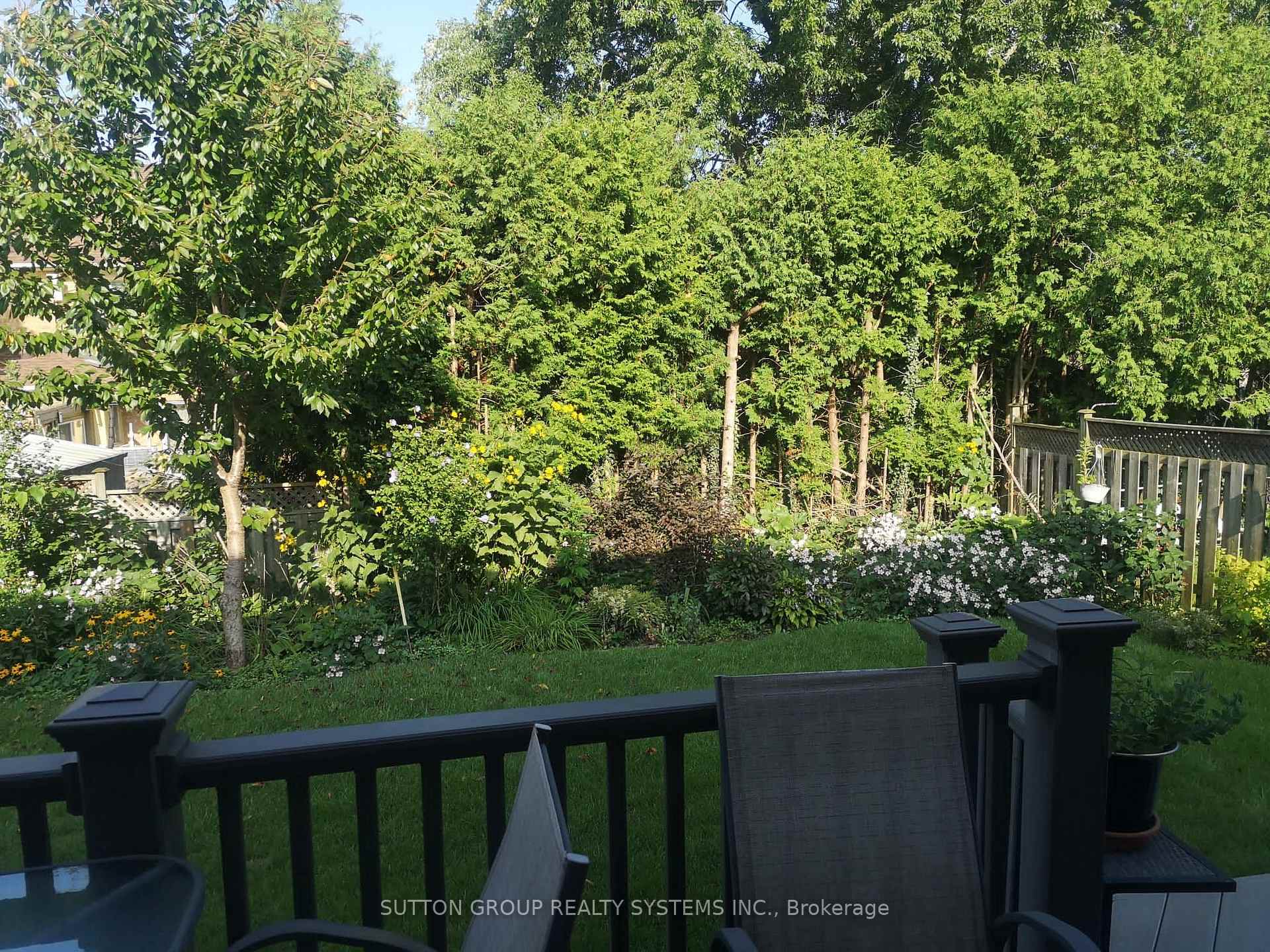Photo 16 of 17 Boxwood Crescent, Markham, Rouge Fairways — HOMEH