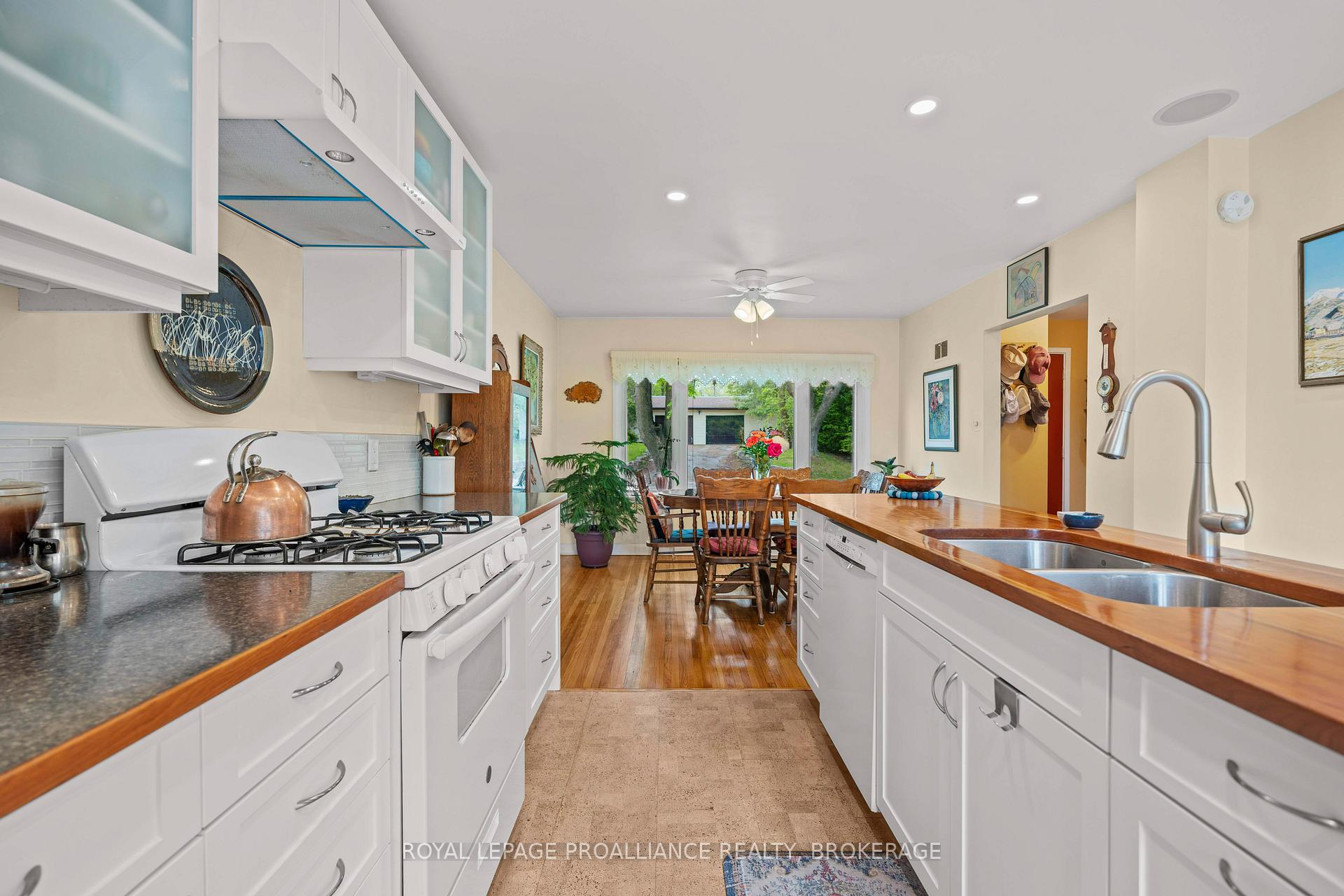 Photo 14 of 100 Indian Road, Kingston, West of Sir John A. Blvd — HOMEH