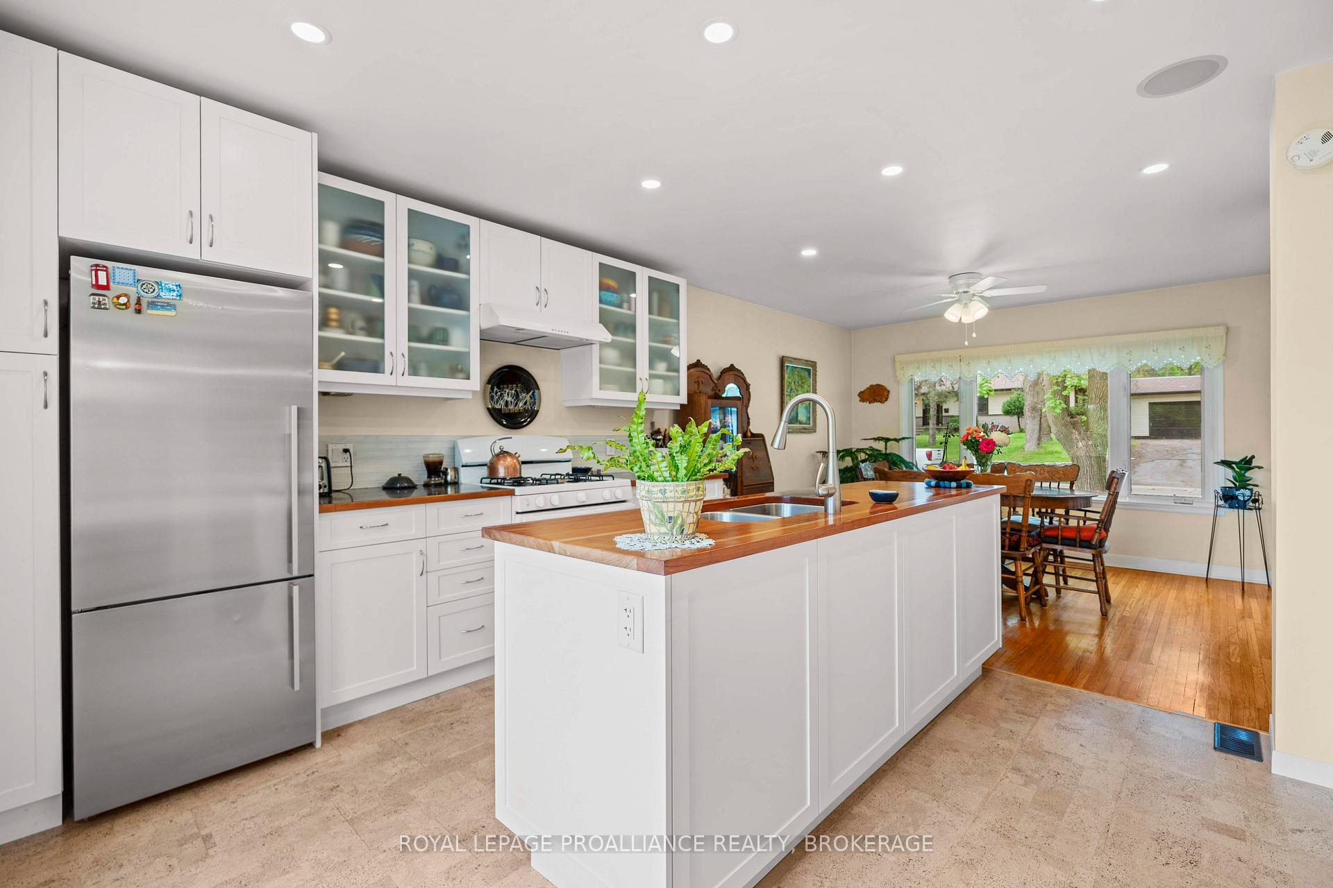 Photo 15 of 100 Indian Road, Kingston, West of Sir John A. Blvd — HOMEH