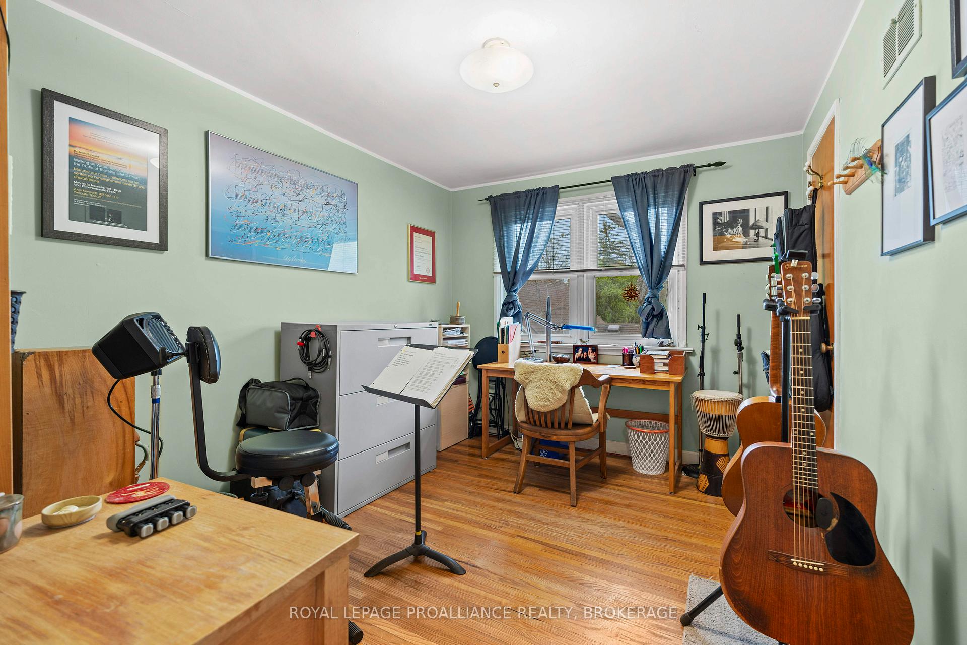 Photo 21 of 100 Indian Road, Kingston, West of Sir John A. Blvd — HOMEH