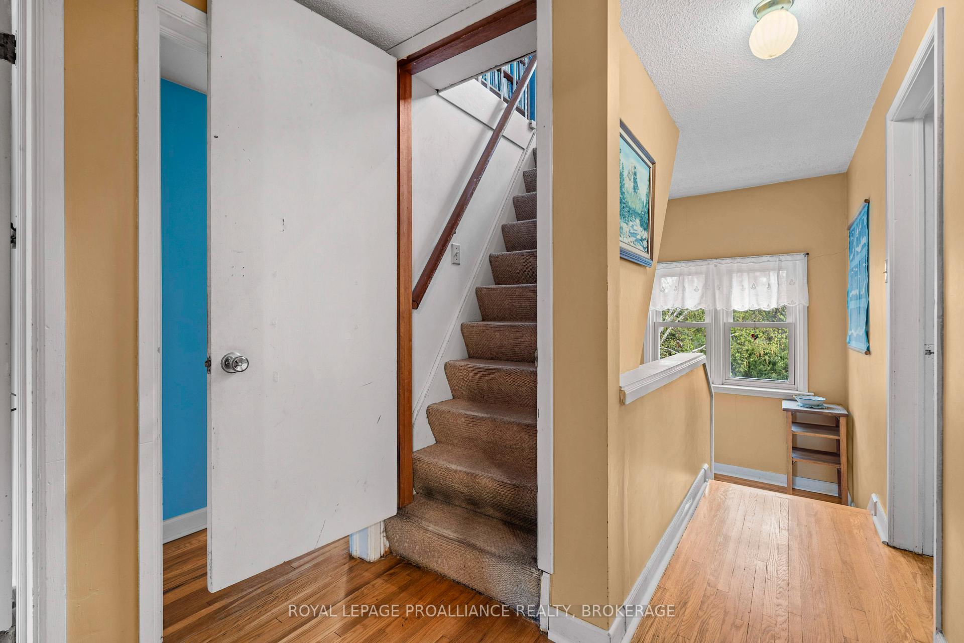 Photo 22 of 100 Indian Road, Kingston, West of Sir John A. Blvd — HOMEH